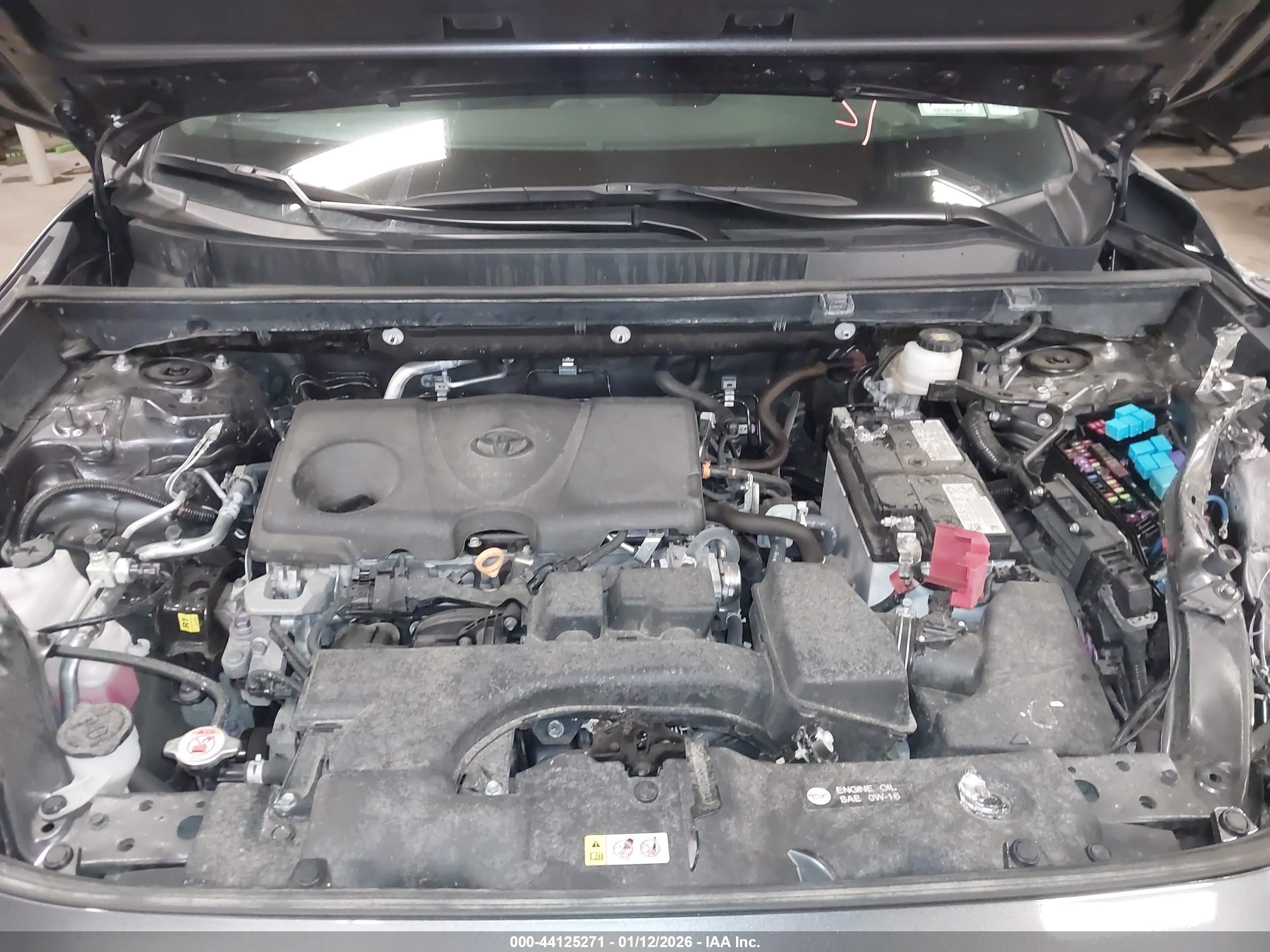 TOYOTA RAV4 image 10