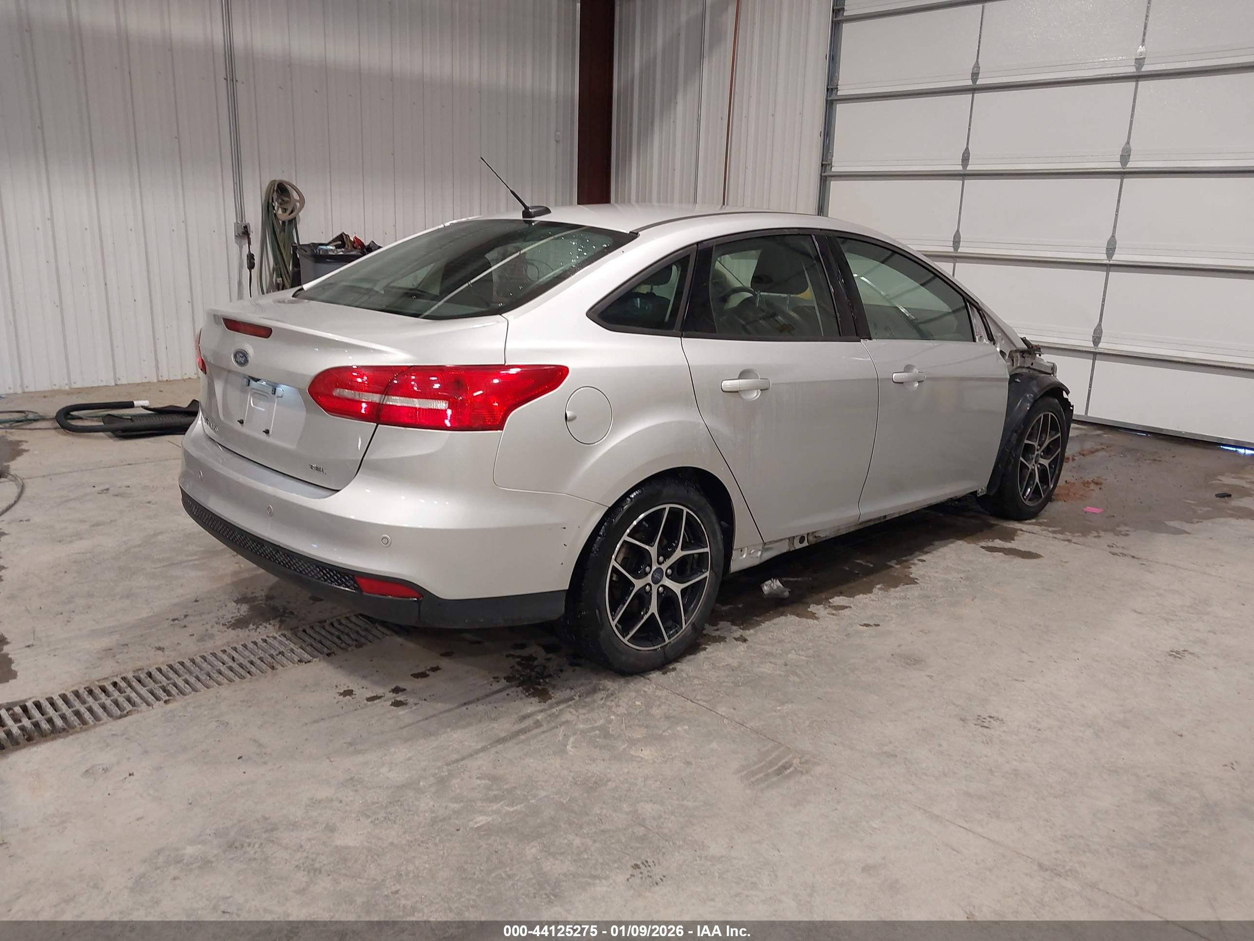 FORD FOCUS image 4