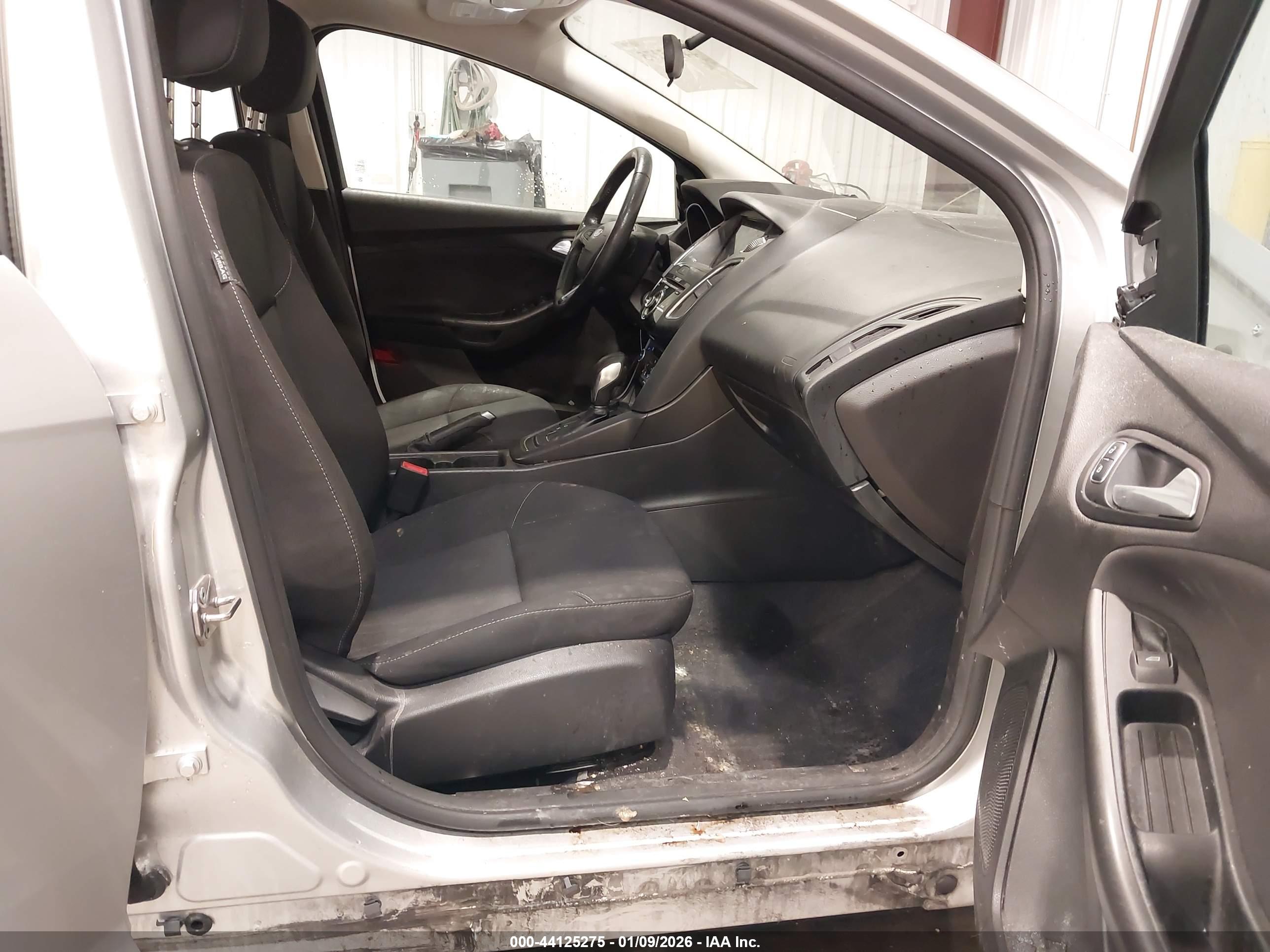 FORD FOCUS image 5