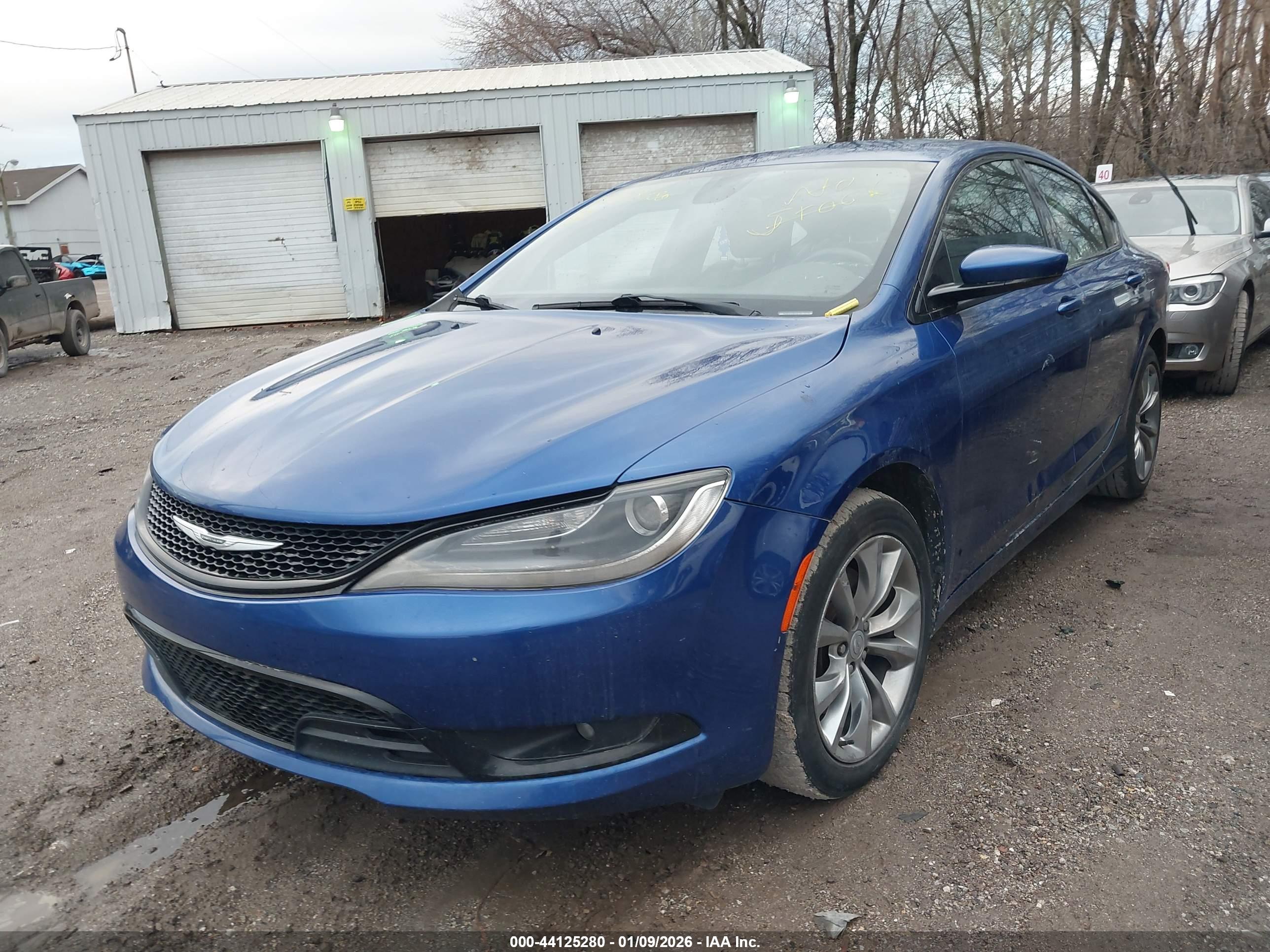 CHRYSLER 200 image 2