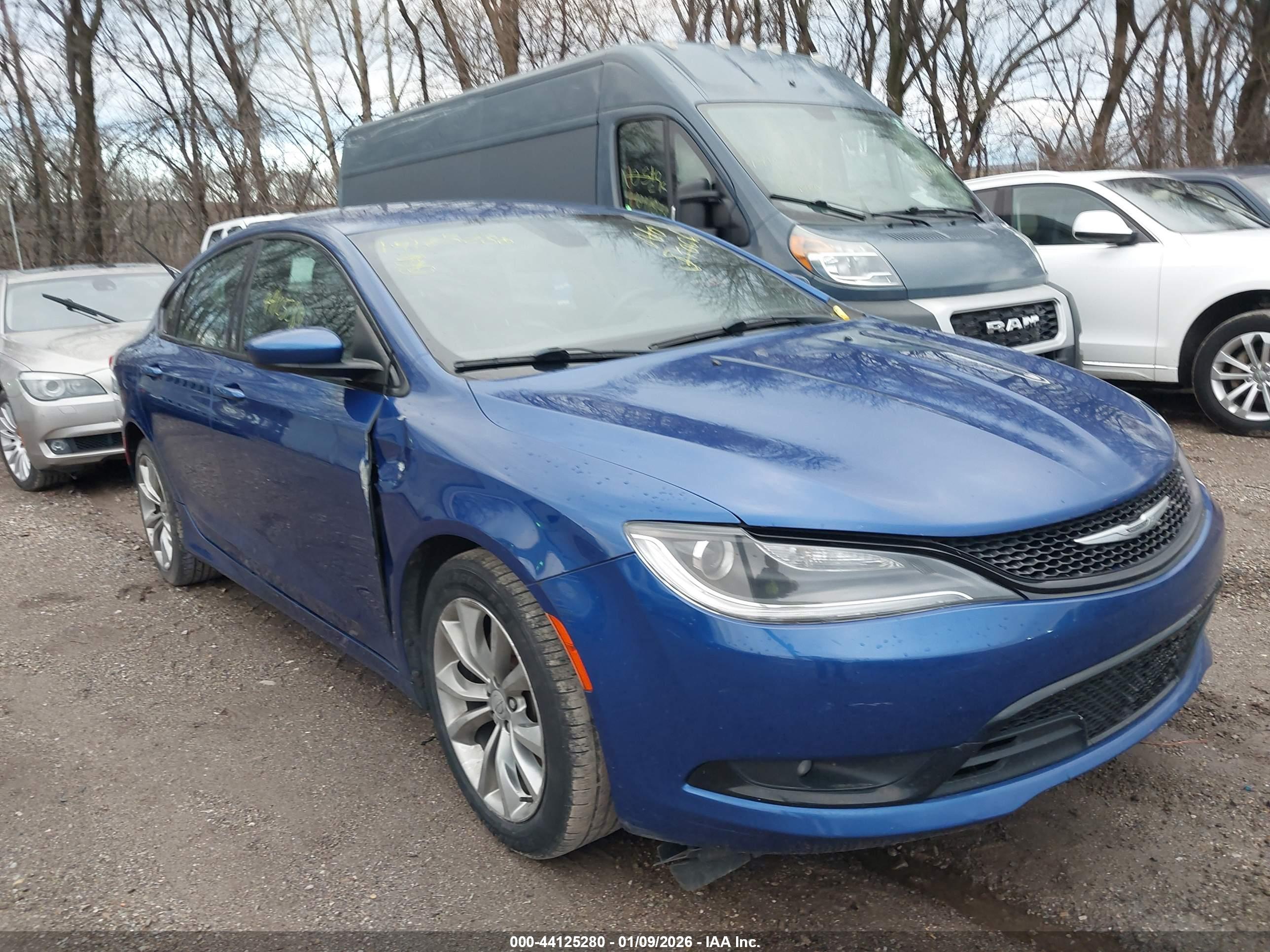CHRYSLER 200 image 6