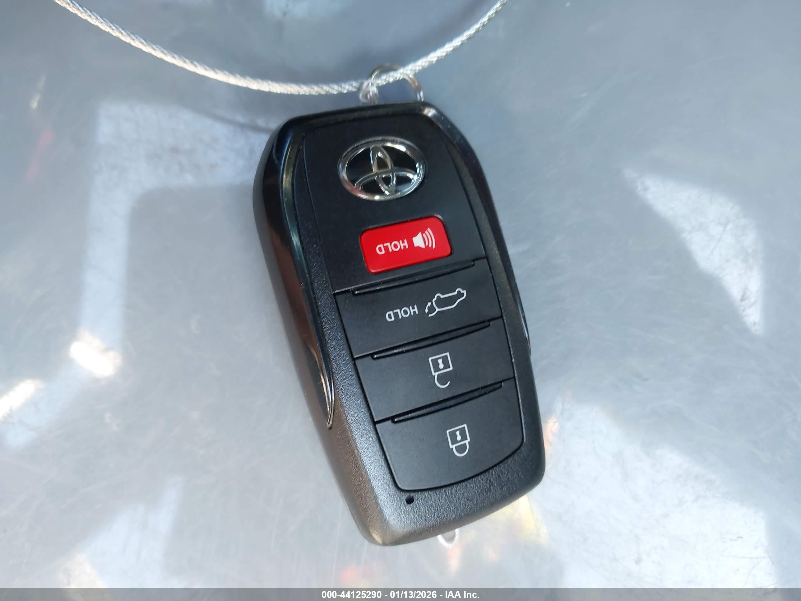 TOYOTA PRIUS image 11