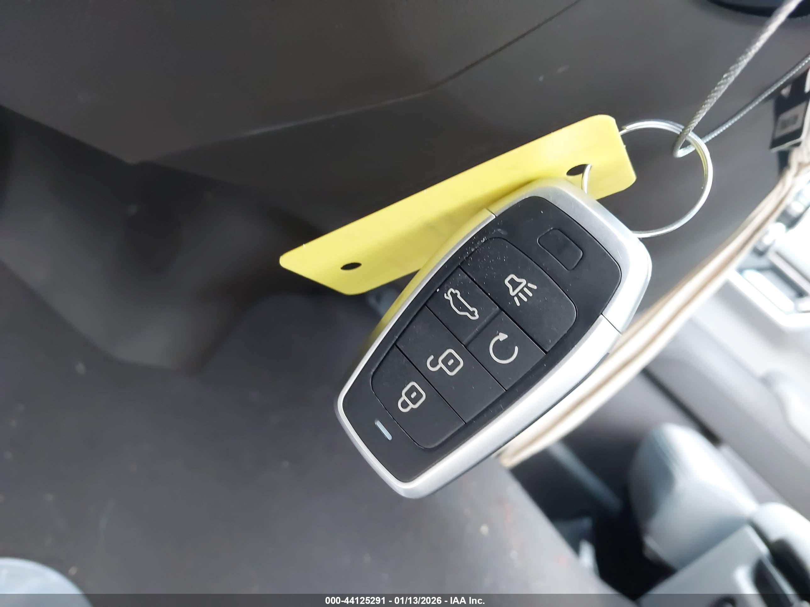GMC SIERRA image 11