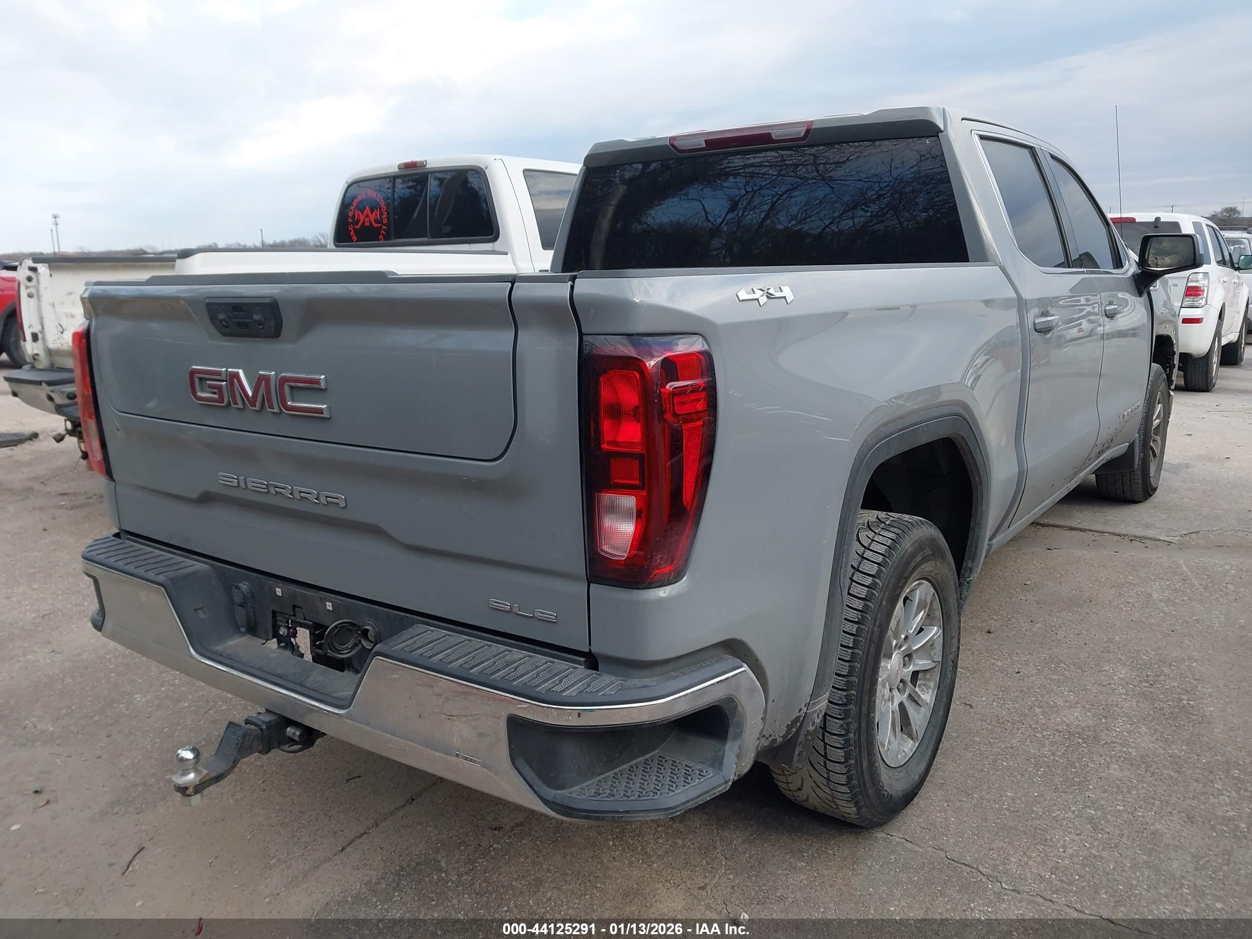 GMC SIERRA image 4