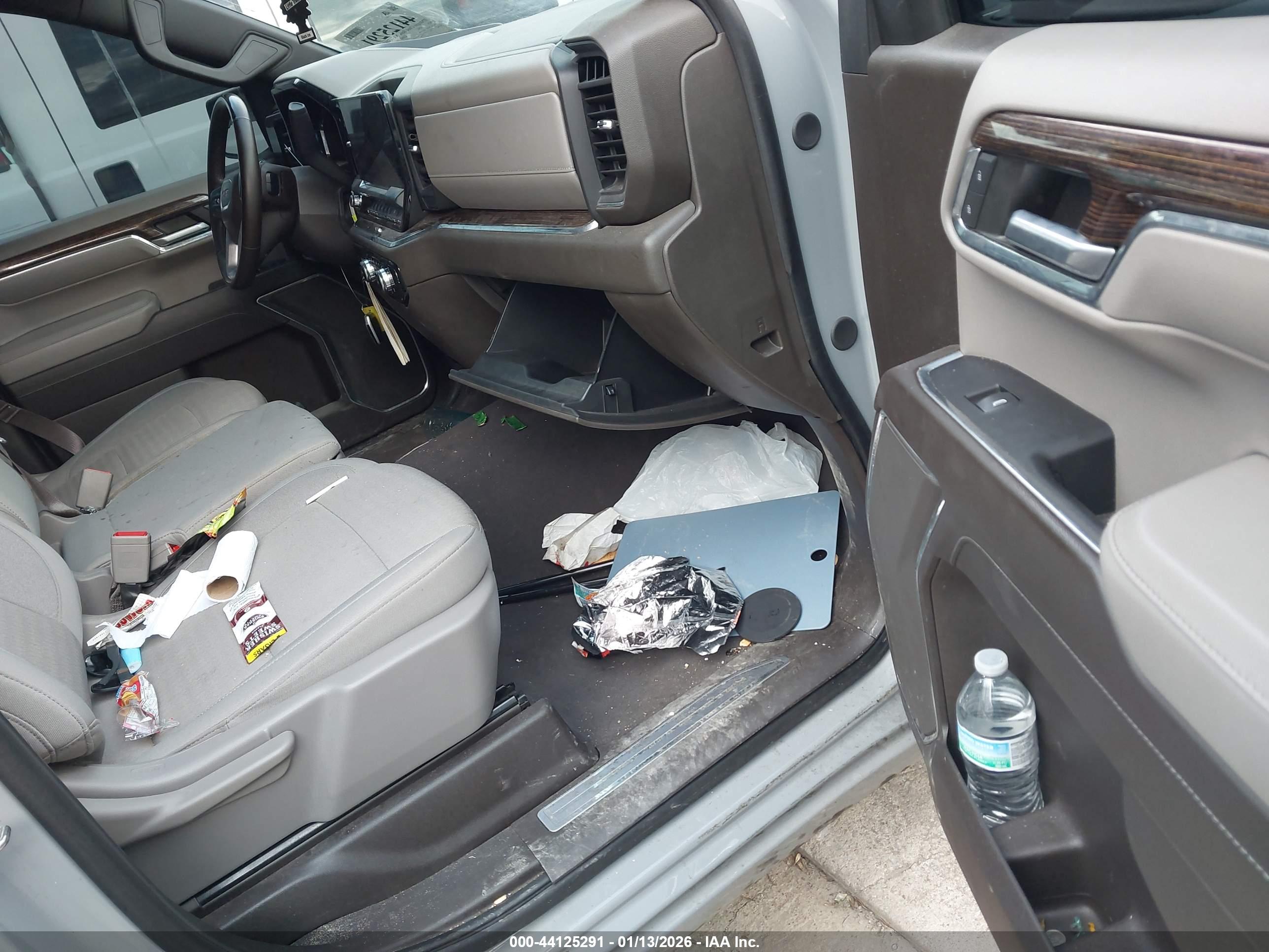 GMC SIERRA image 5