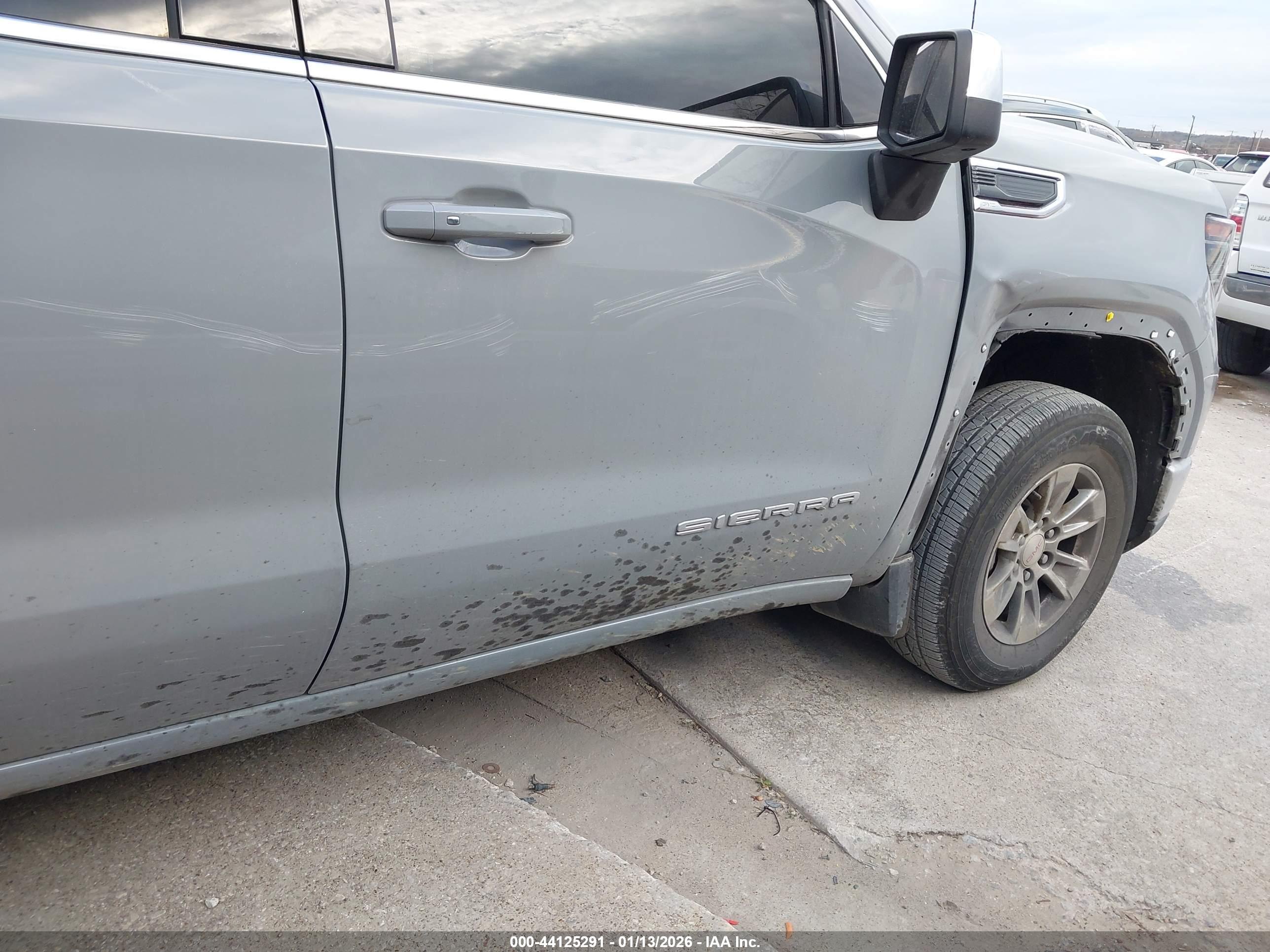 GMC SIERRA image 6