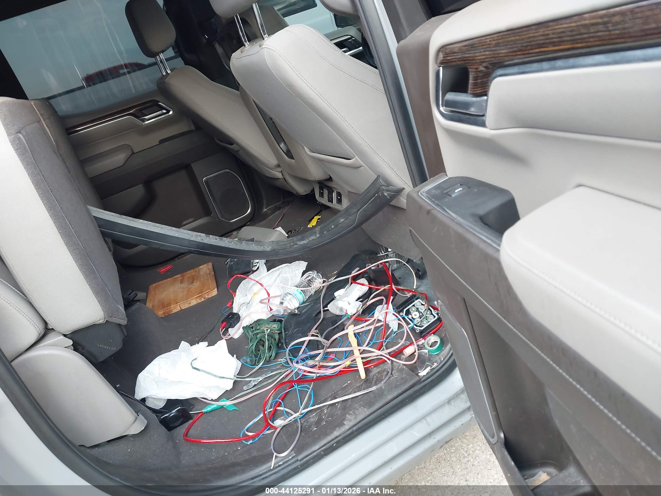 GMC SIERRA image 8