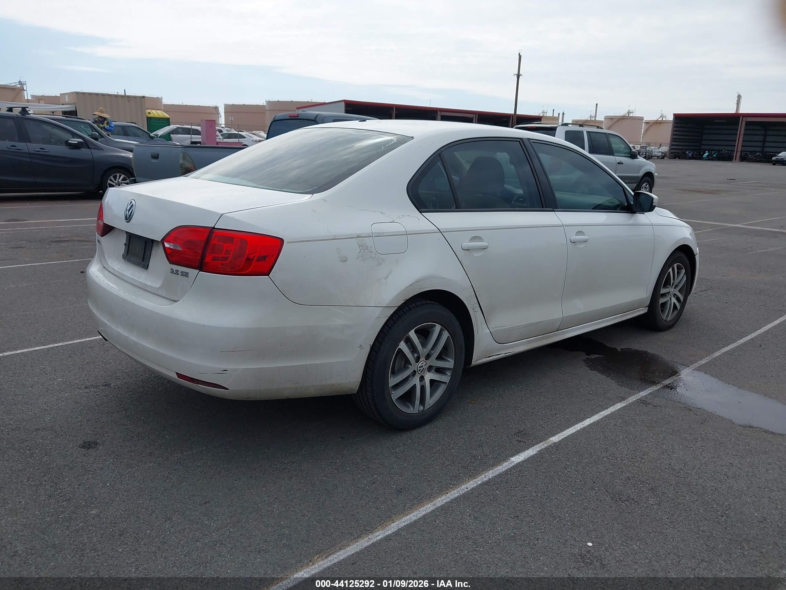 VOLKSWAGEN JETTA image 4