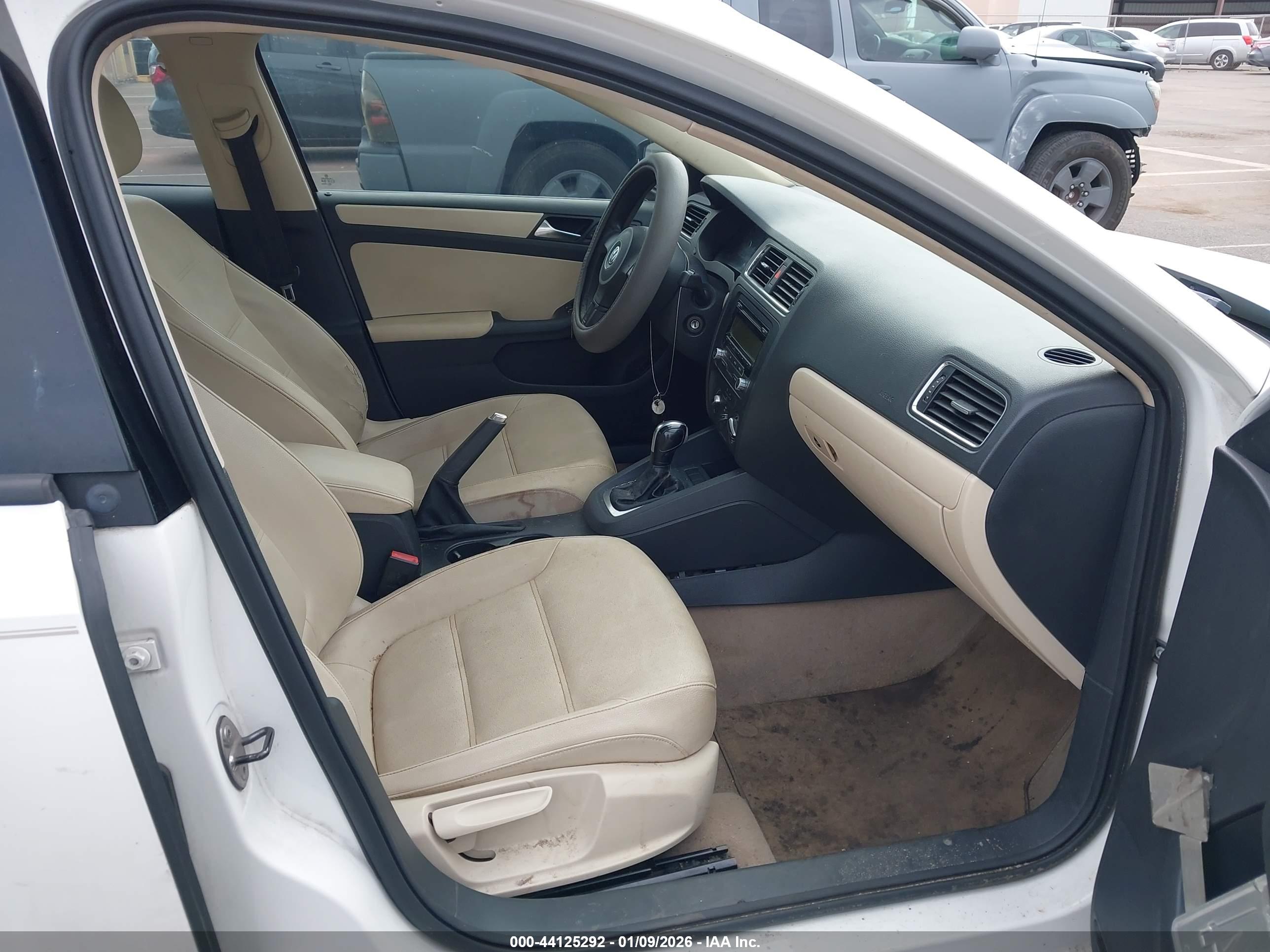 VOLKSWAGEN JETTA image 5