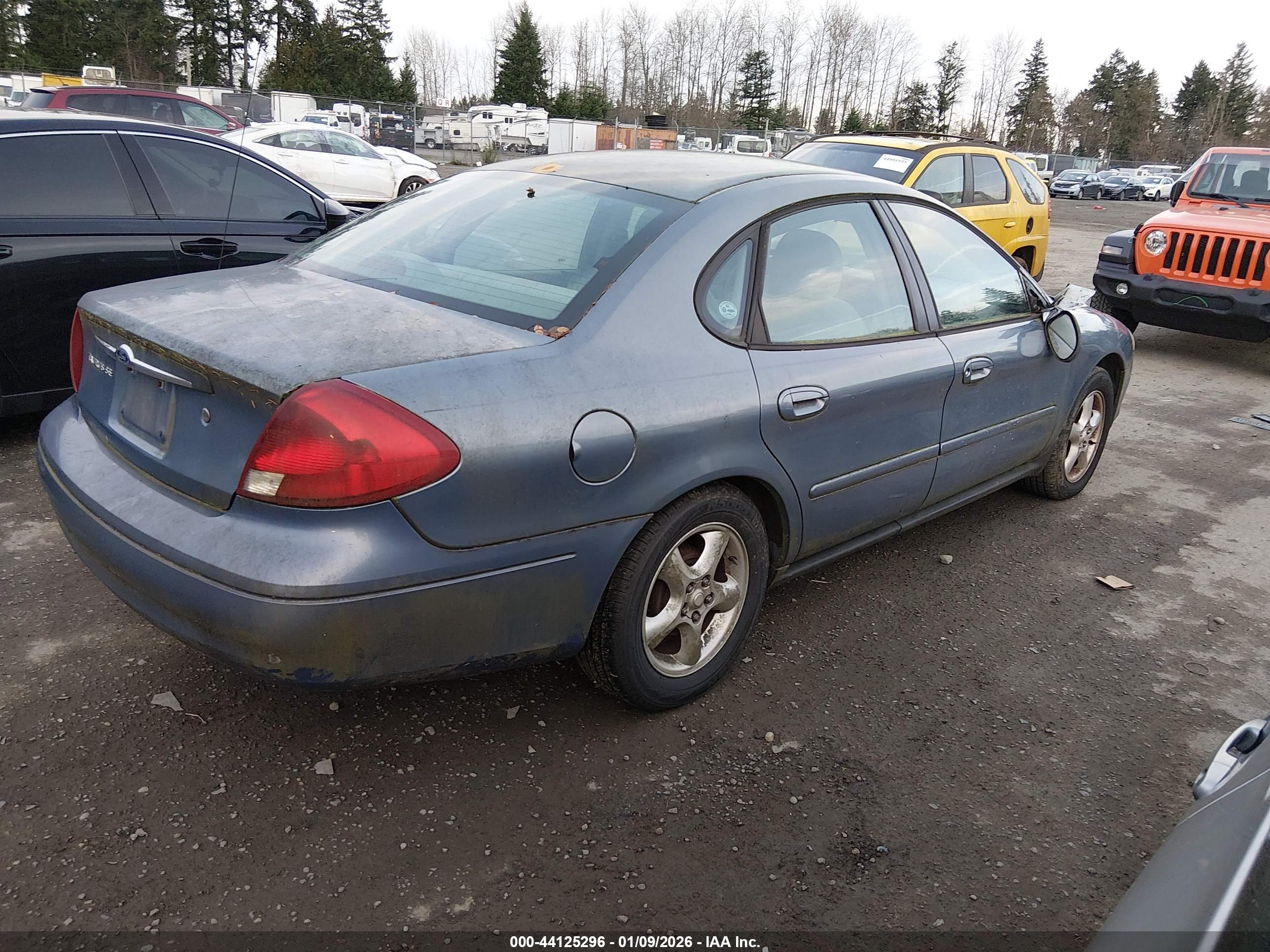 FORD TAURUS image 4