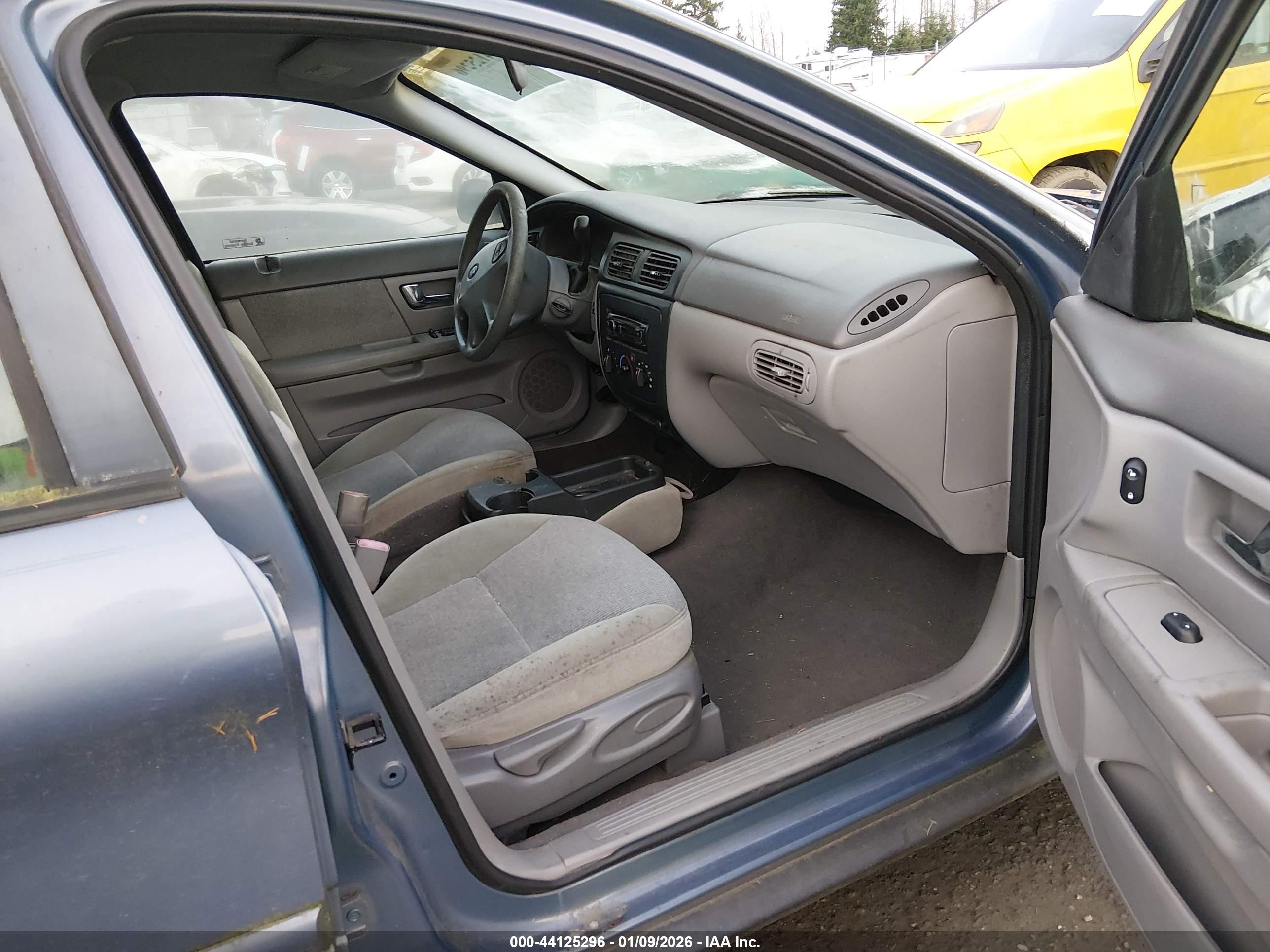 FORD TAURUS image 5