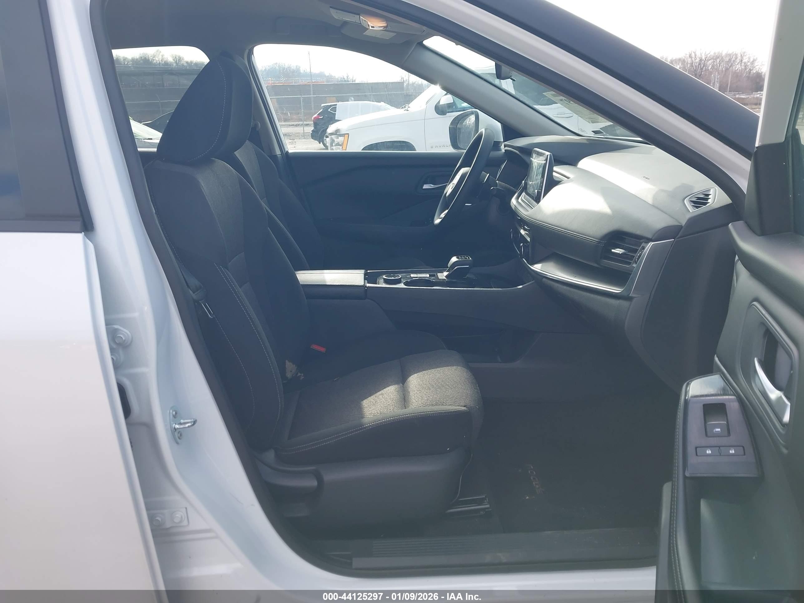 NISSAN ROGUE image 5