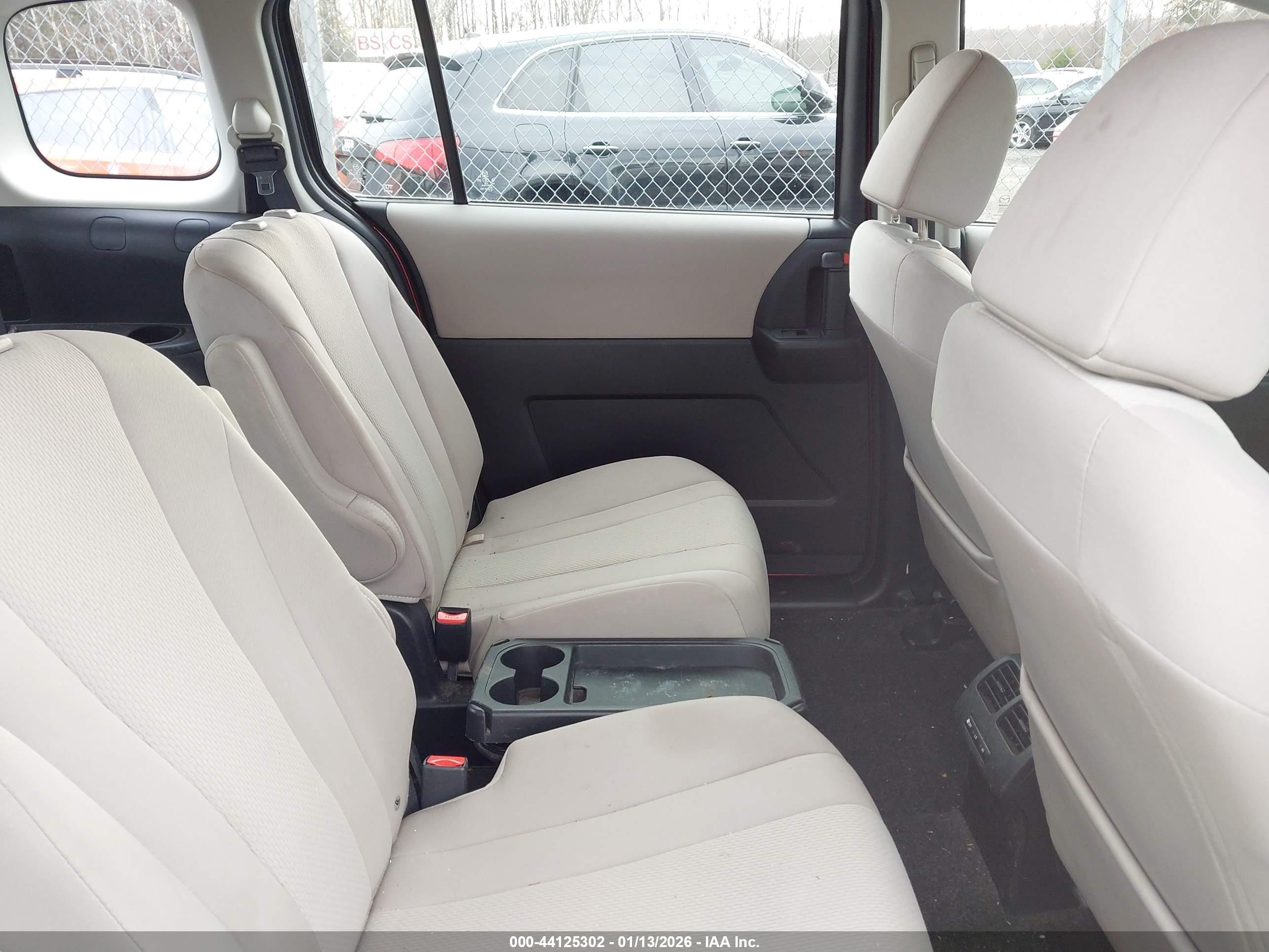 MAZDA MAZDA5 image 8