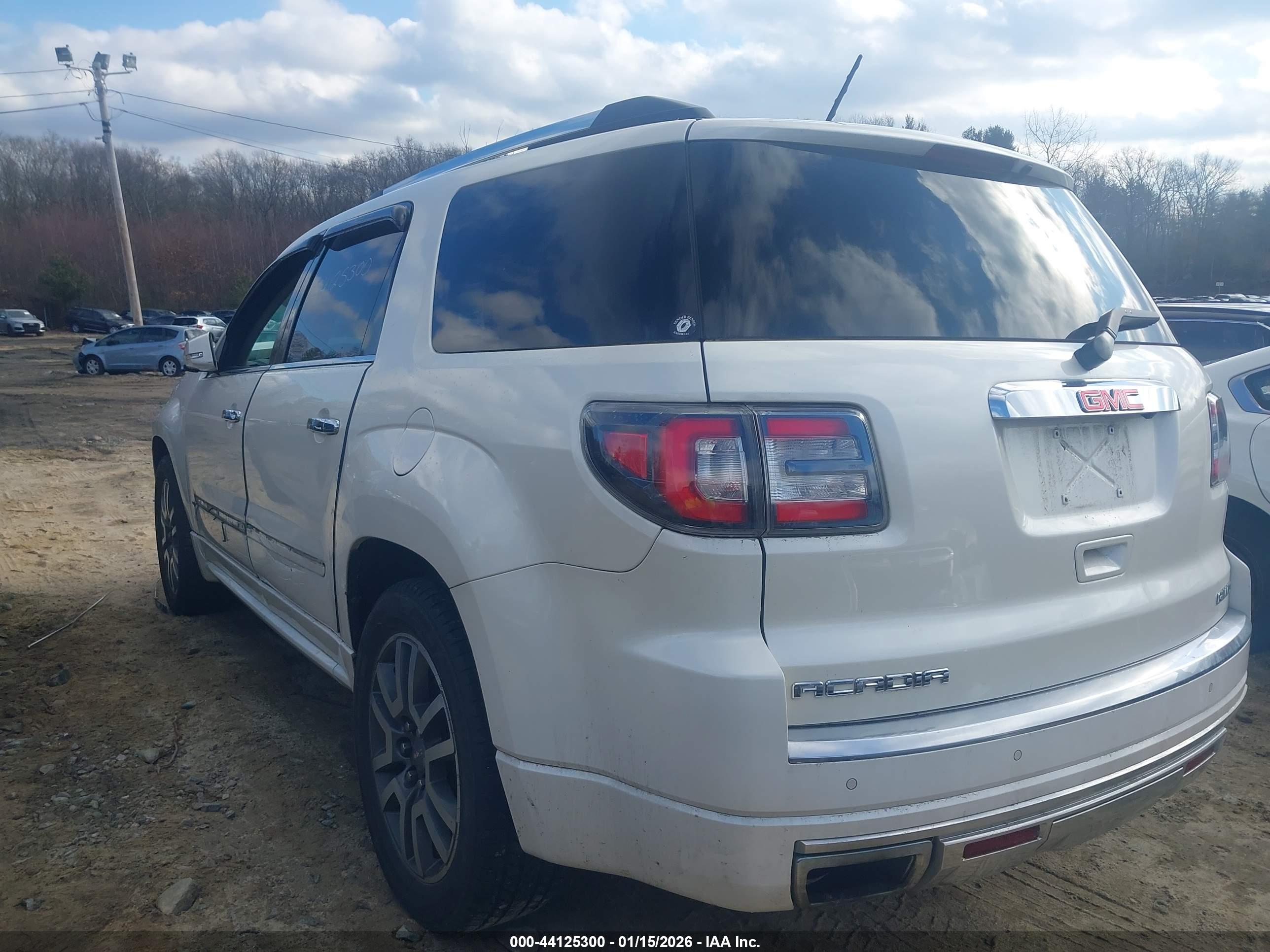 GMC ACADIA image 3