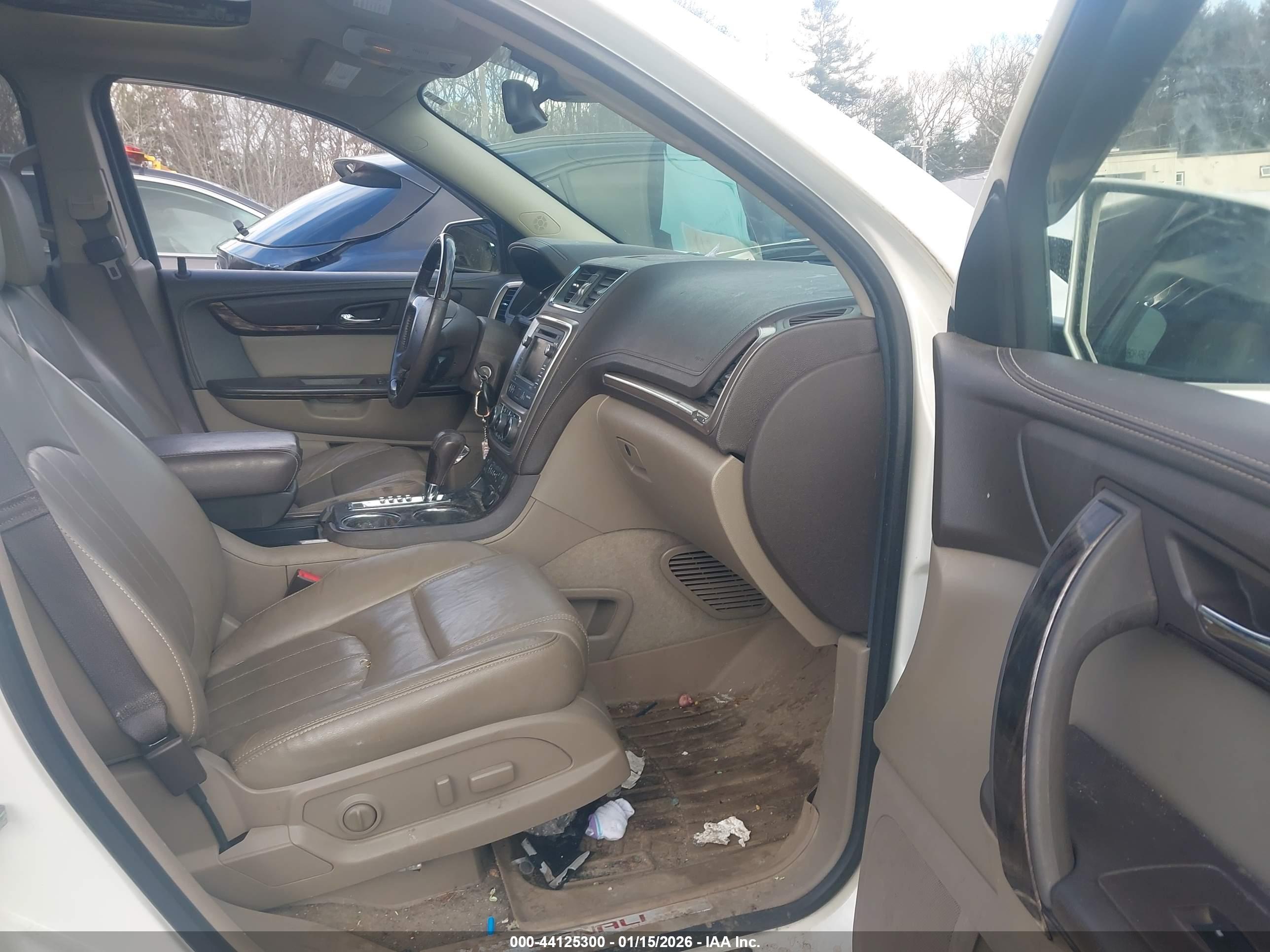 GMC ACADIA image 5