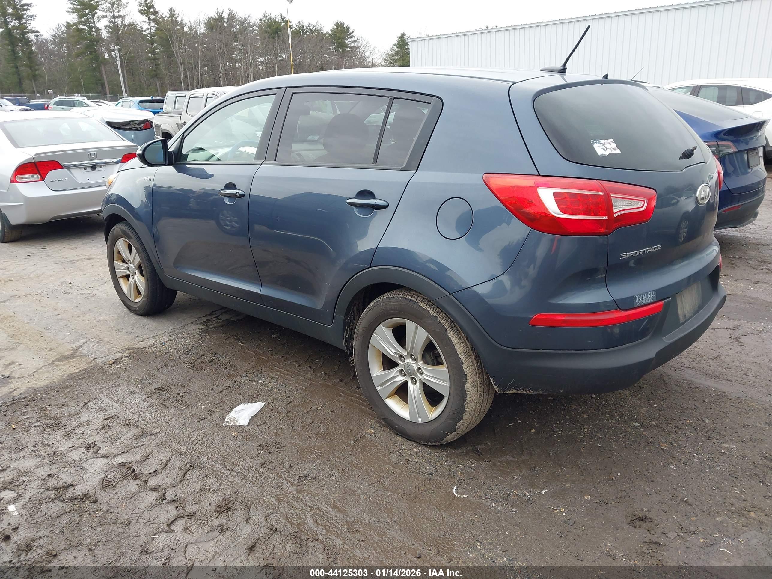 KIA SPORTAGE image 3