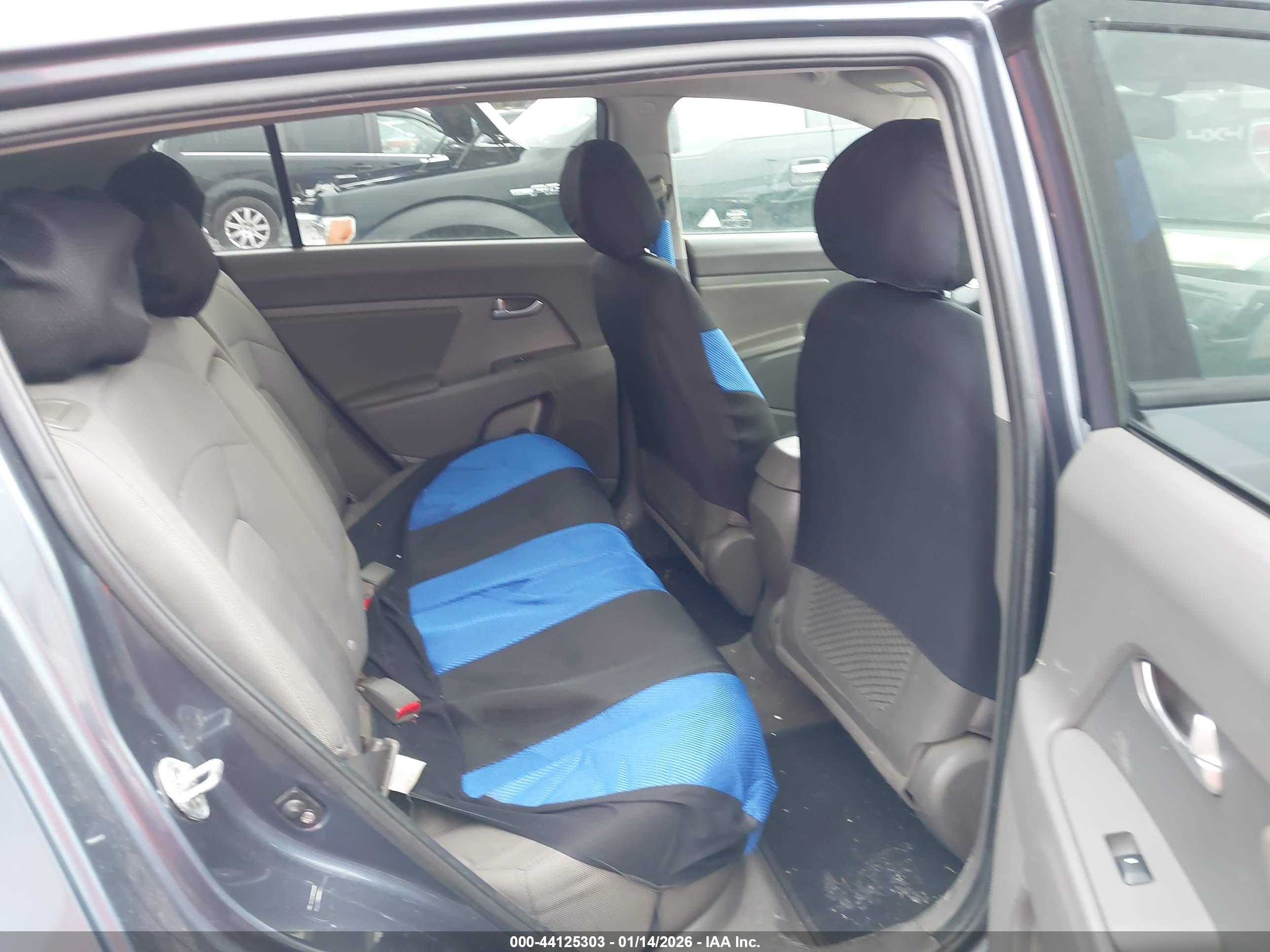 KIA SPORTAGE image 8