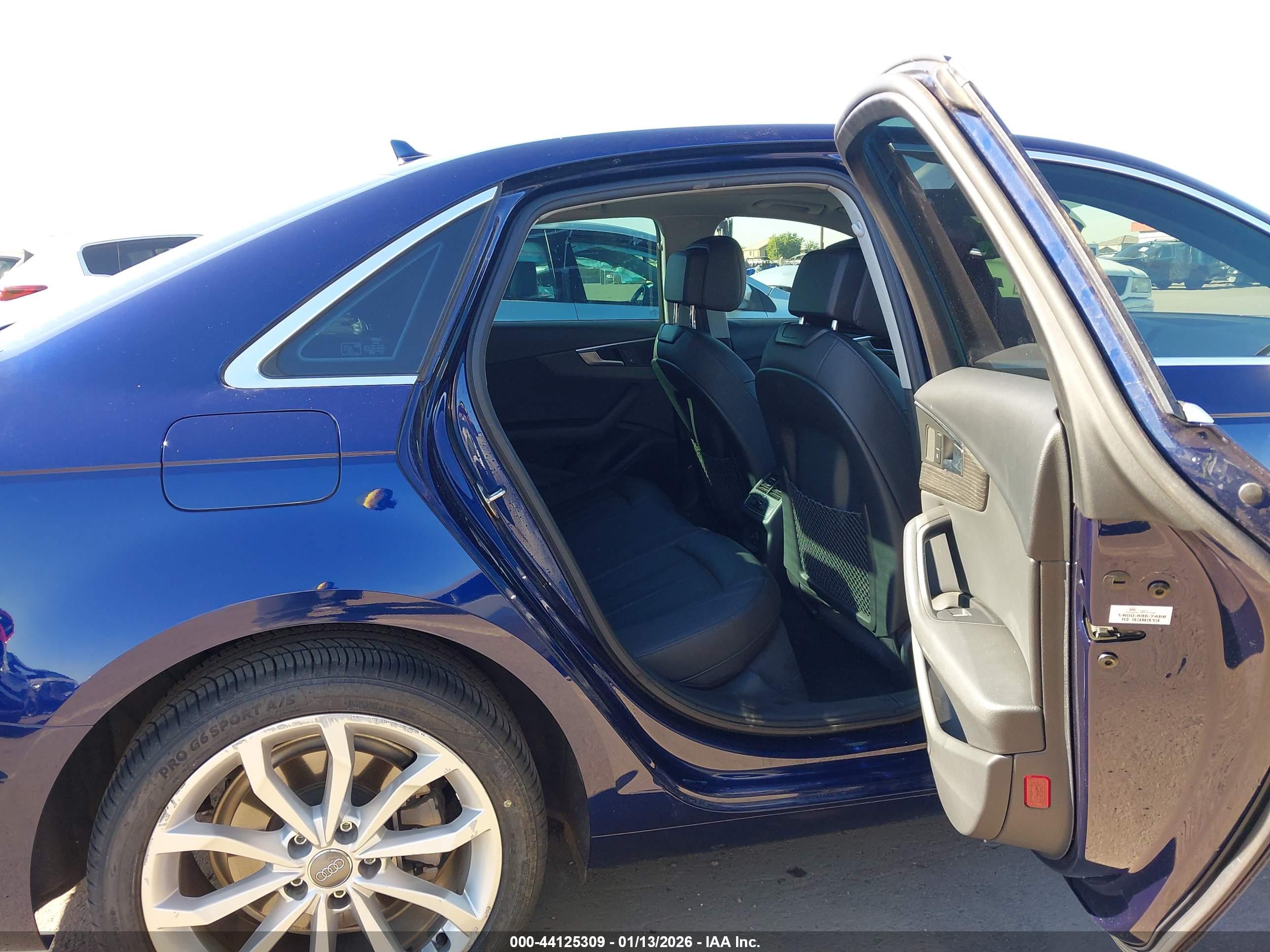 AUDI A4 image 8