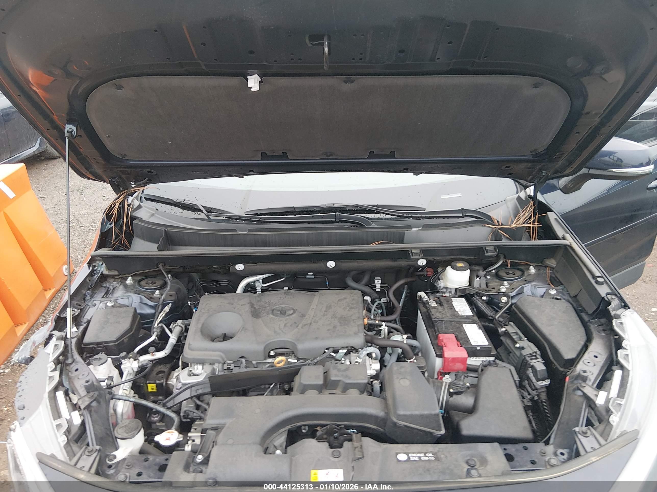 TOYOTA RAV4 image 10