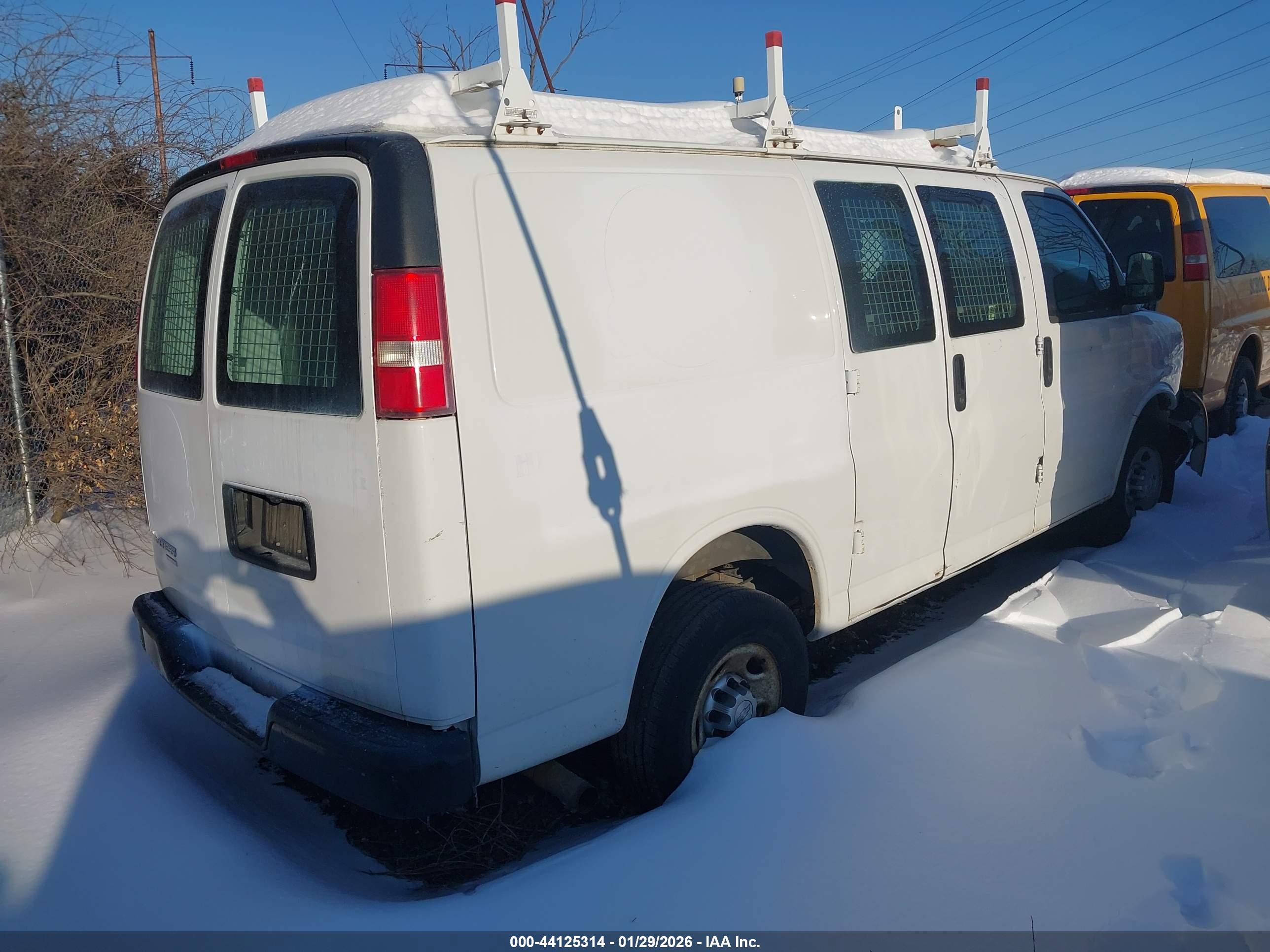CHEVROLET EXPRESS image 4