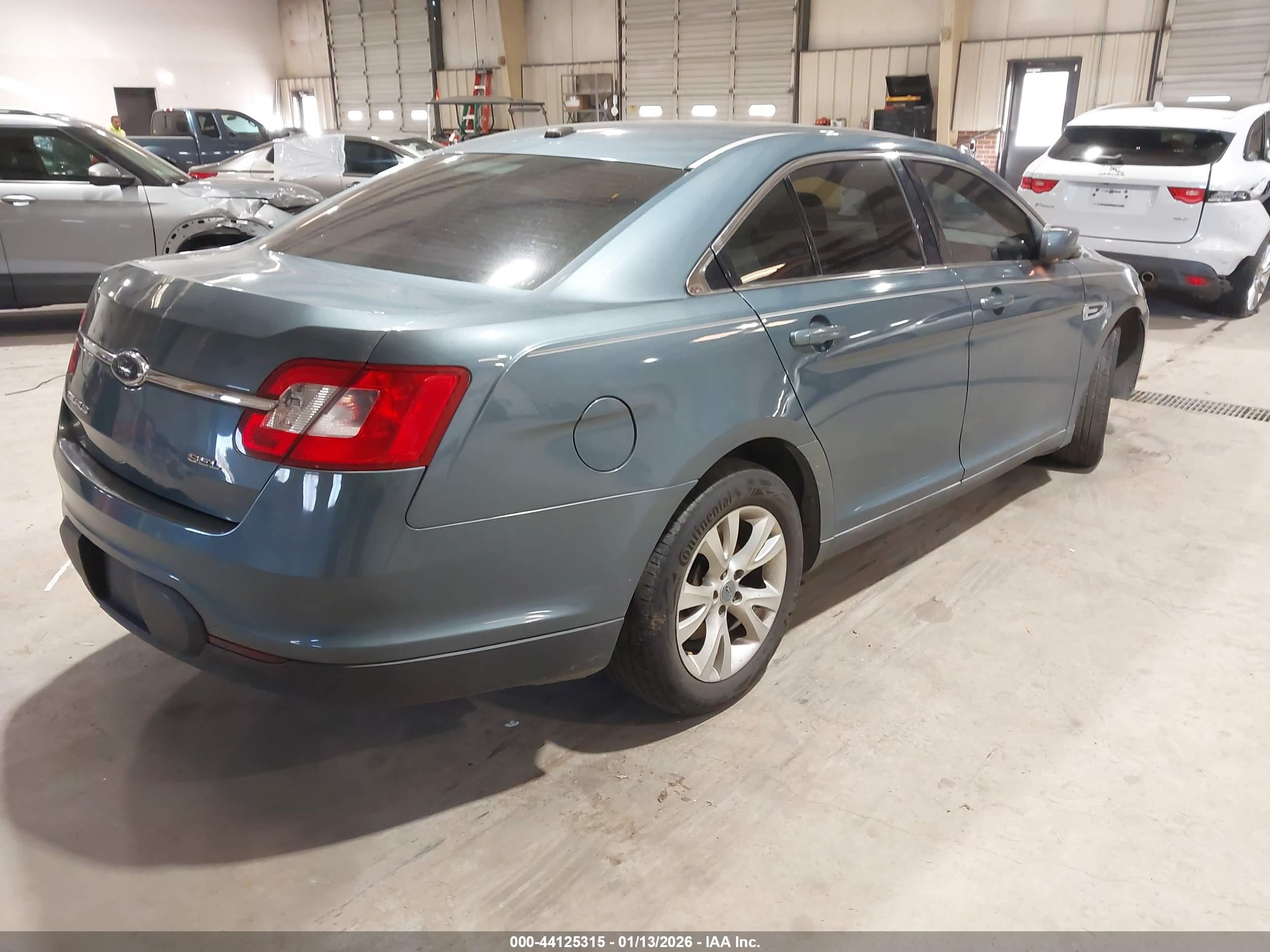 FORD TAURUS image 4