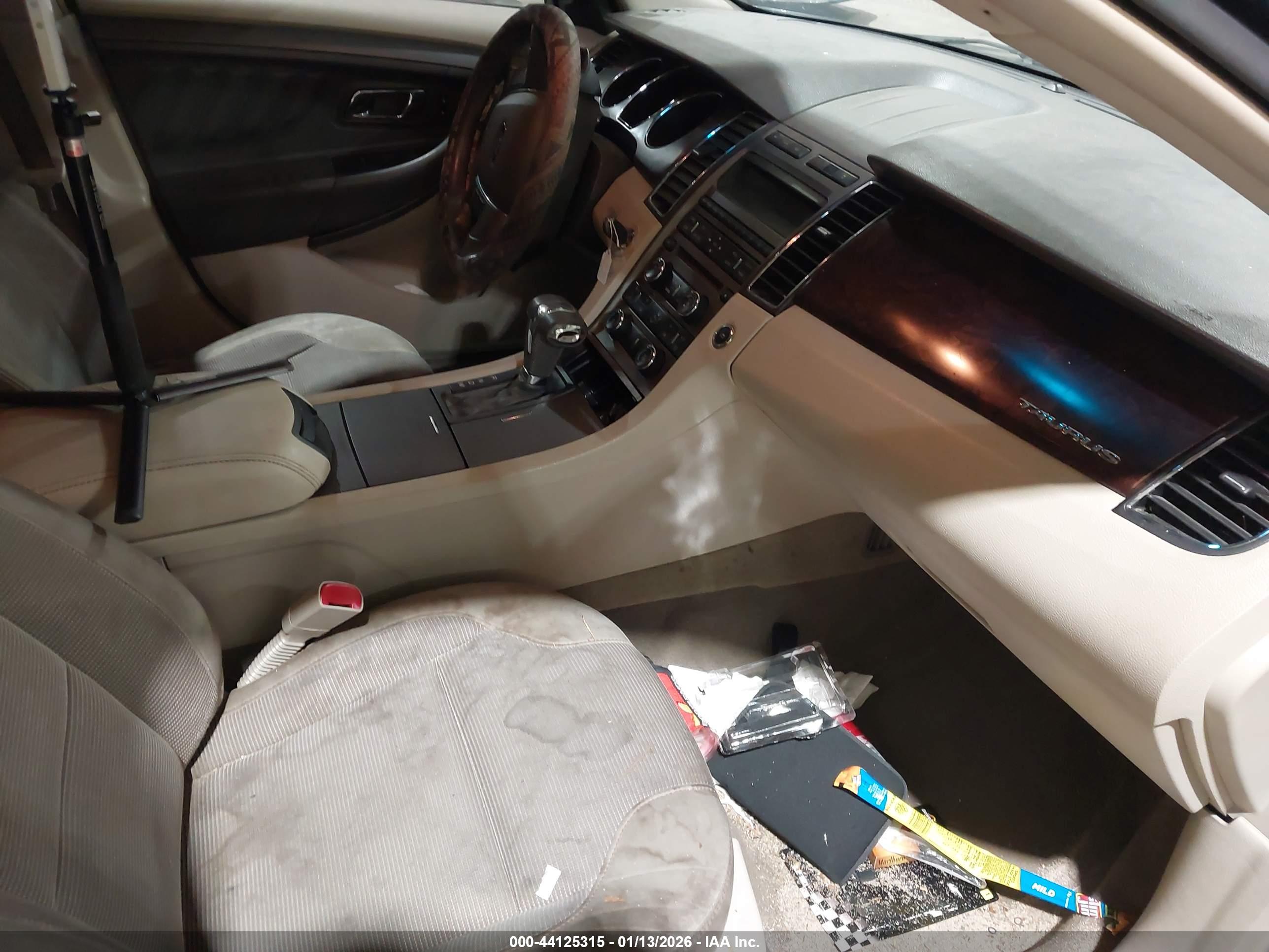 FORD TAURUS image 5