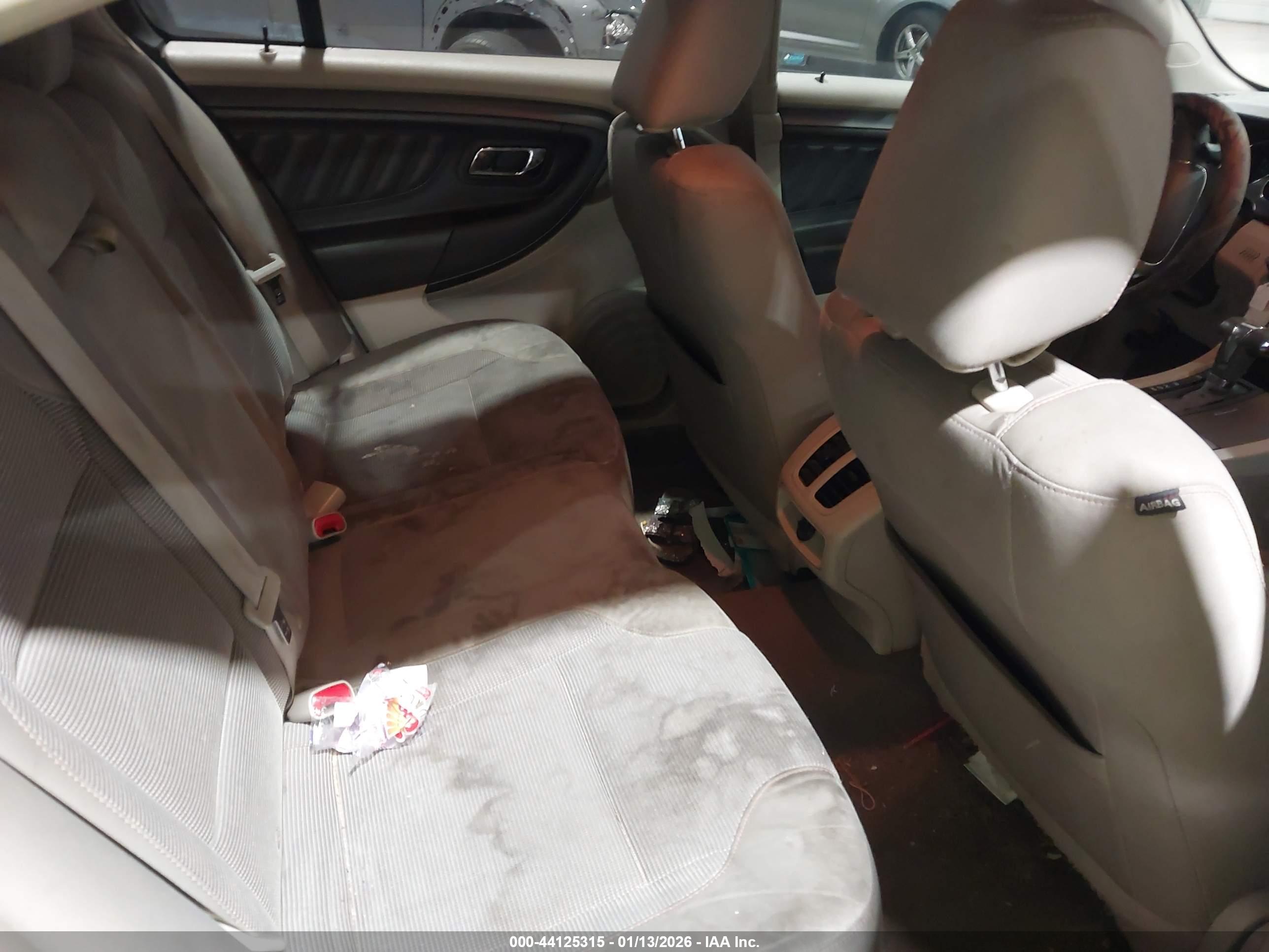 FORD TAURUS image 8