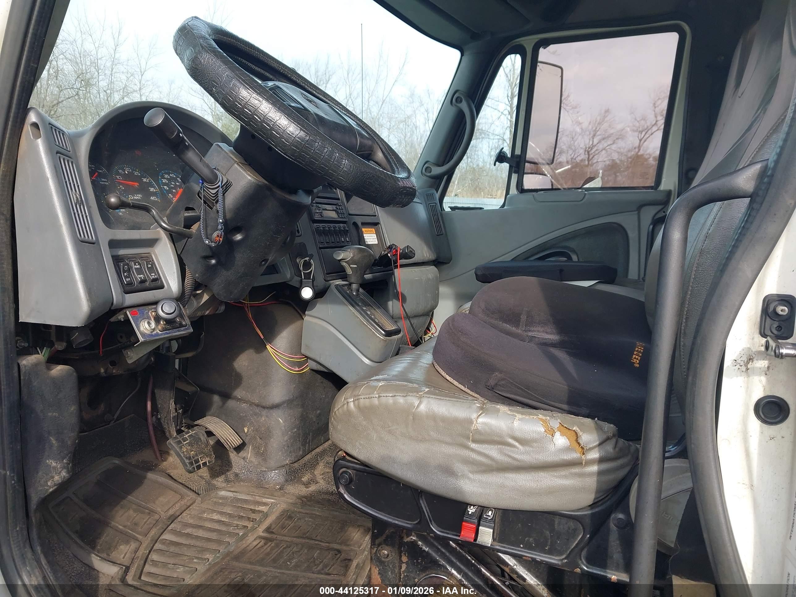 INTERNATIONAL 4000 image 7