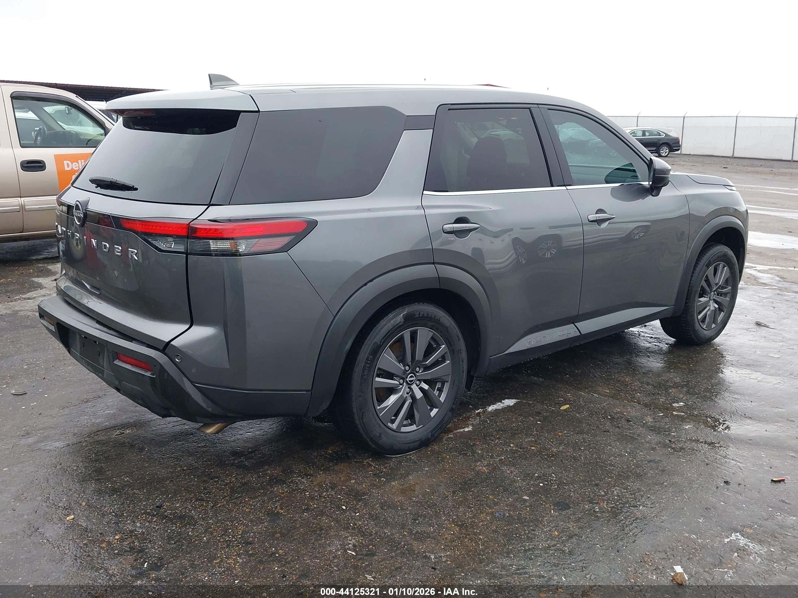 NISSAN PATHFINDER image 4