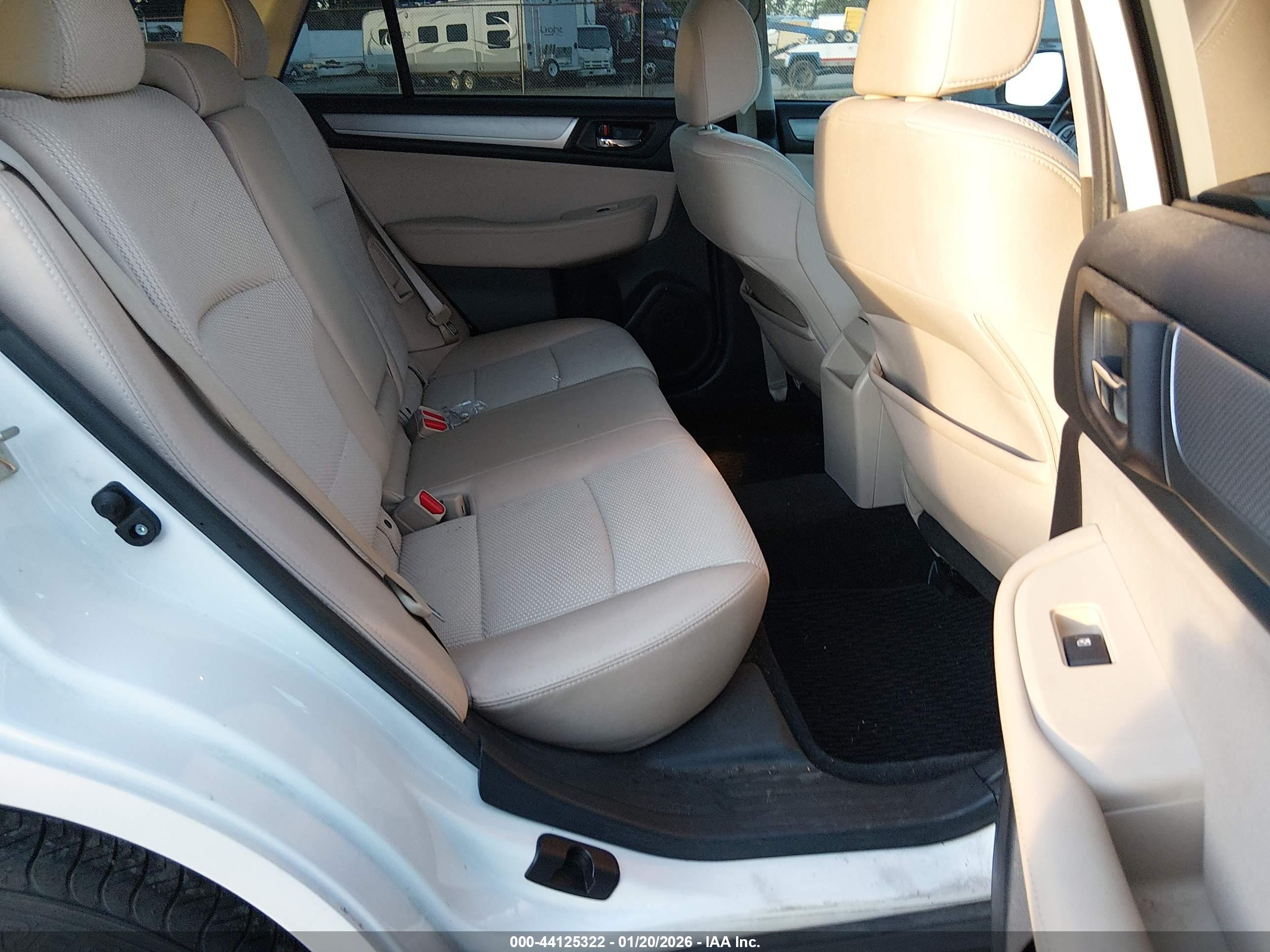 SUBARU OUTBACK image 8