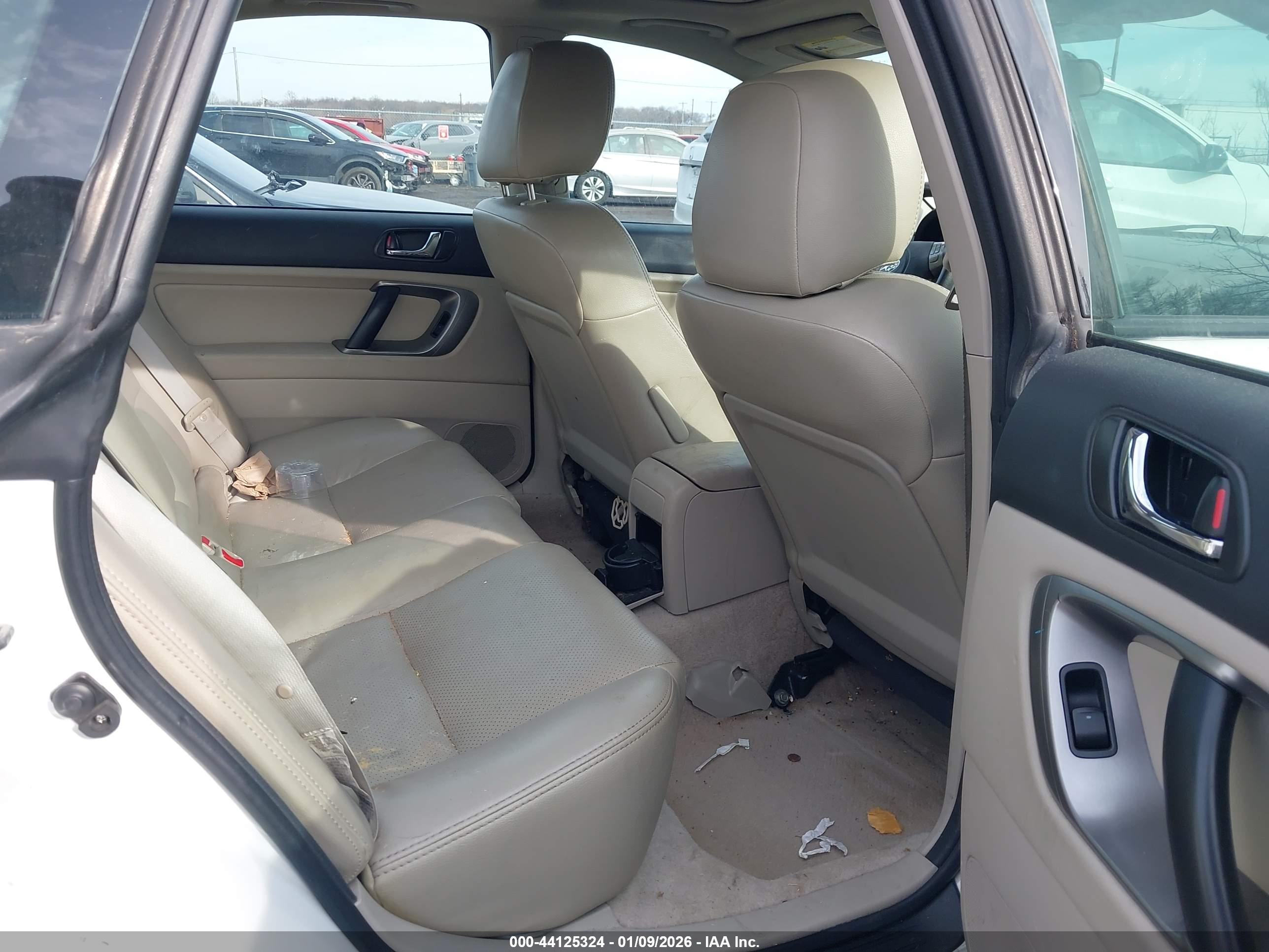 SUBARU LEGACY image 8