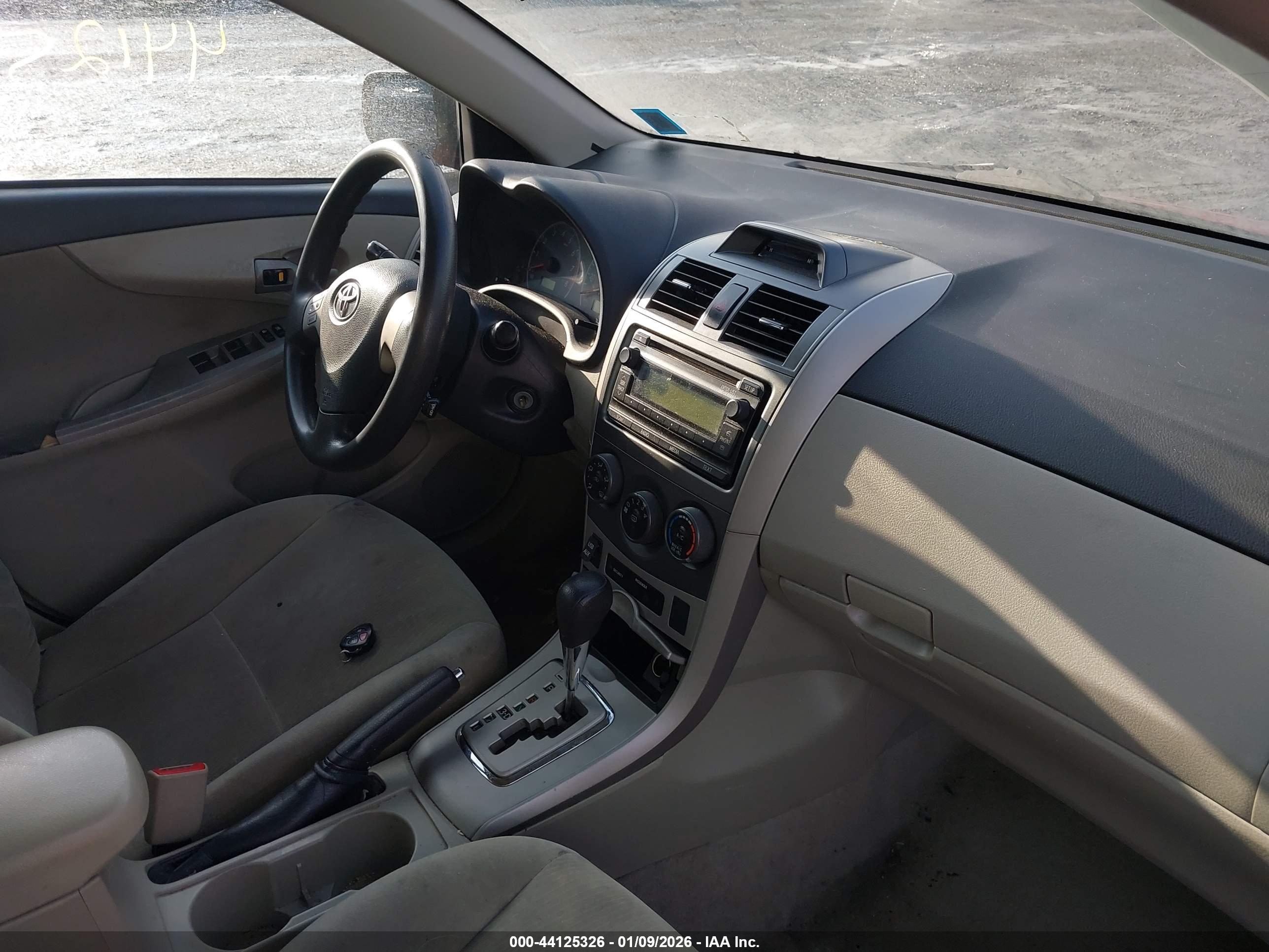 TOYOTA COROLLA image 5
