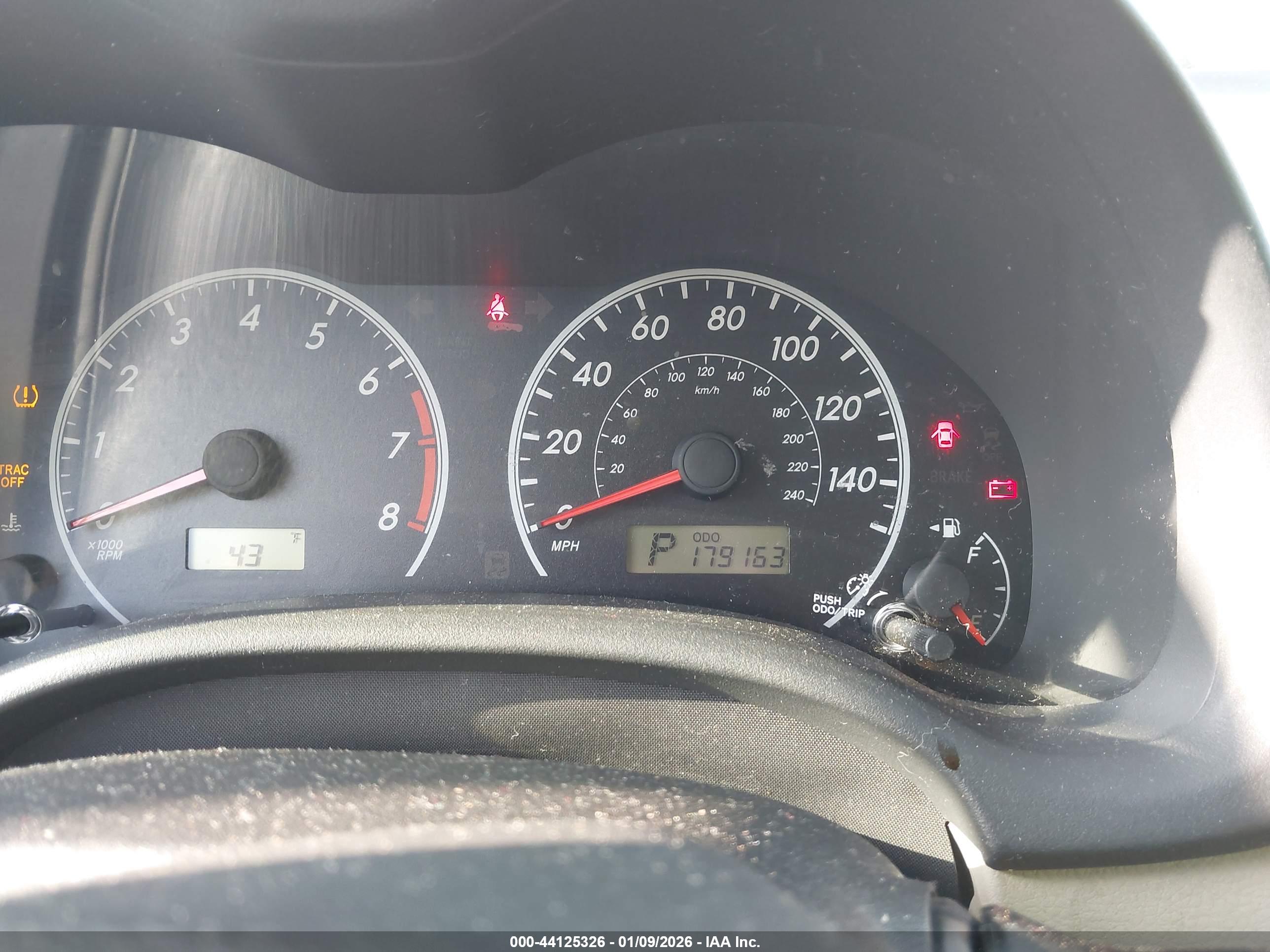 TOYOTA COROLLA image 7