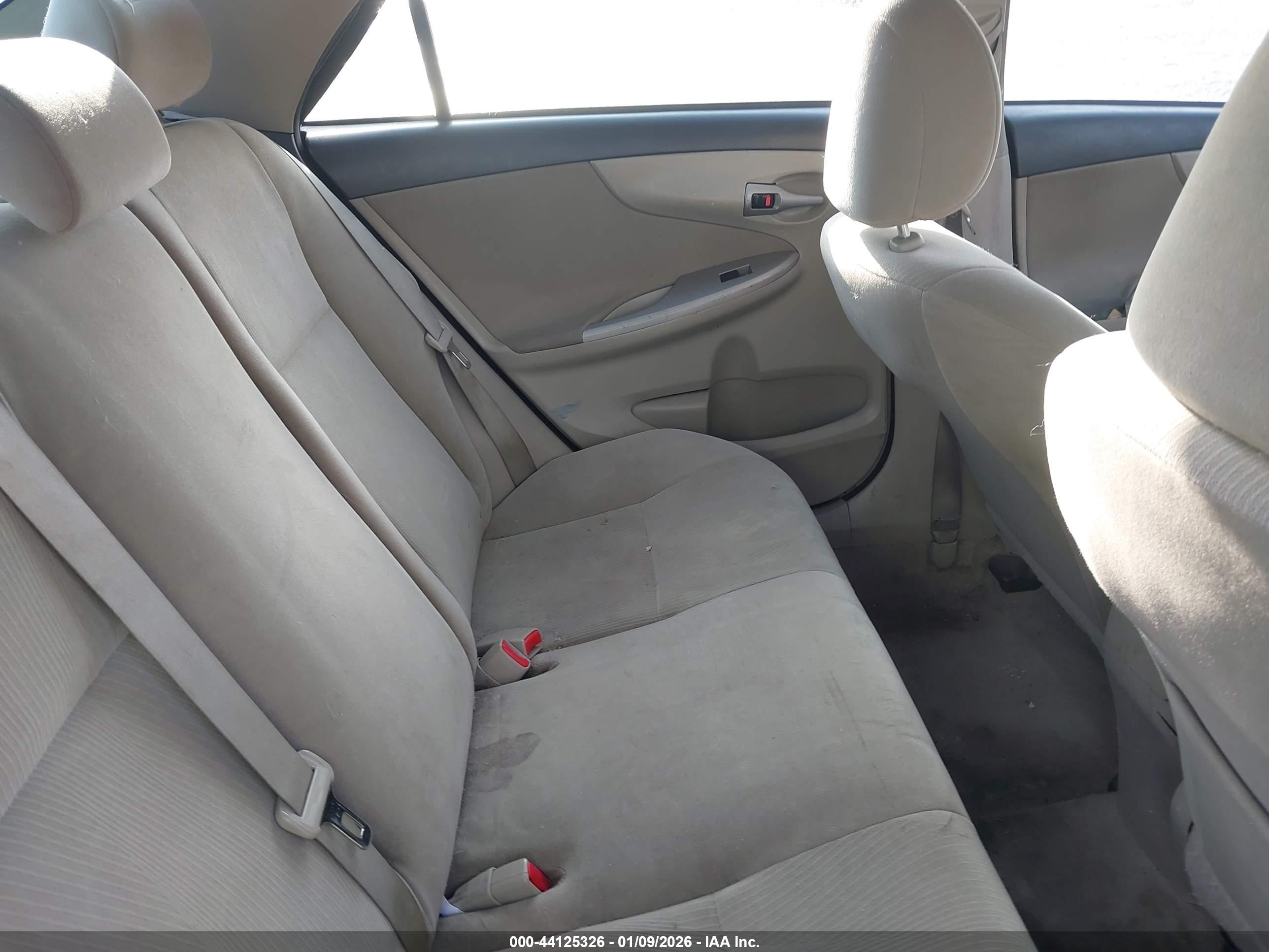 TOYOTA COROLLA image 8