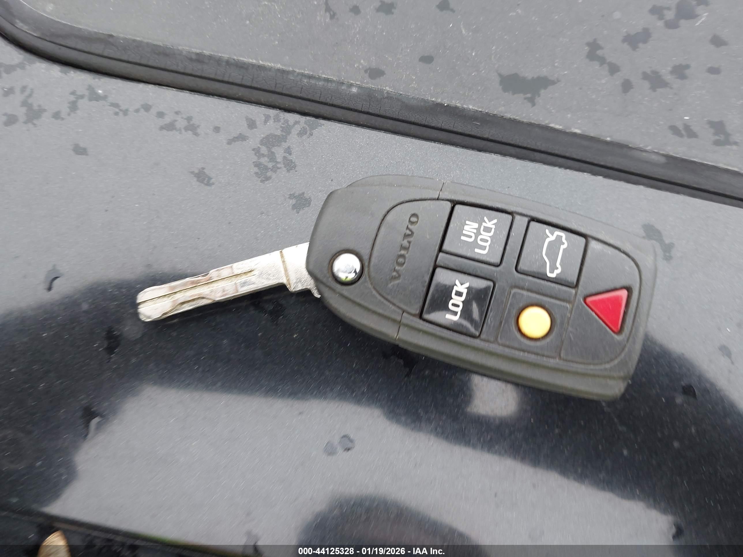 VOLVO S60 image 11