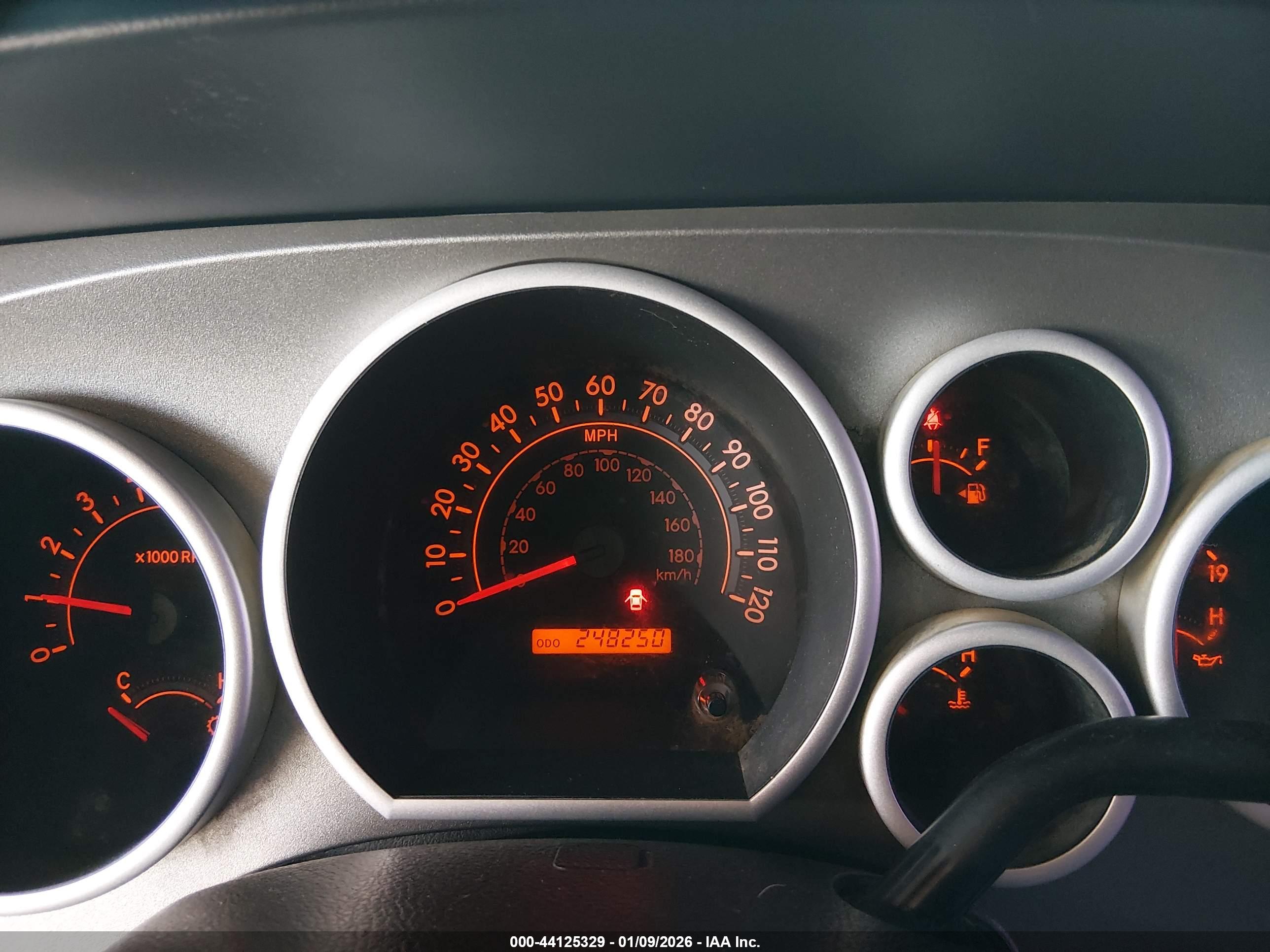 TOYOTA TUNDRA image 7