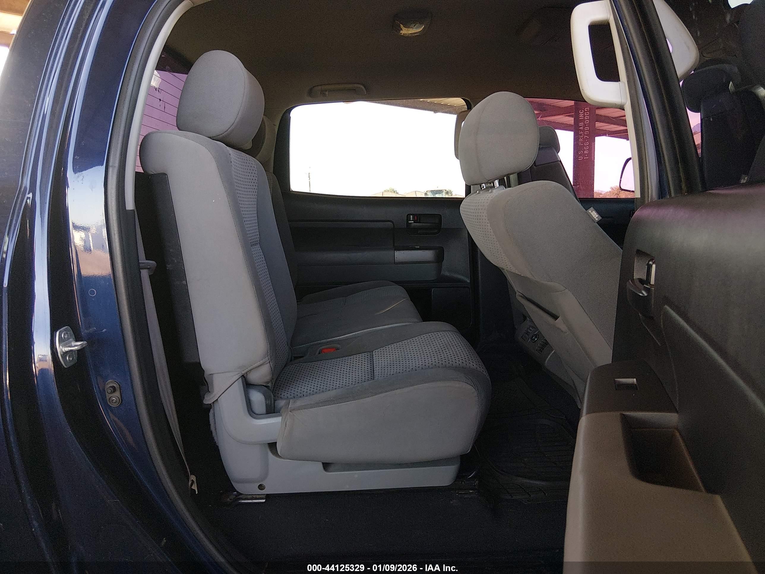 TOYOTA TUNDRA image 8