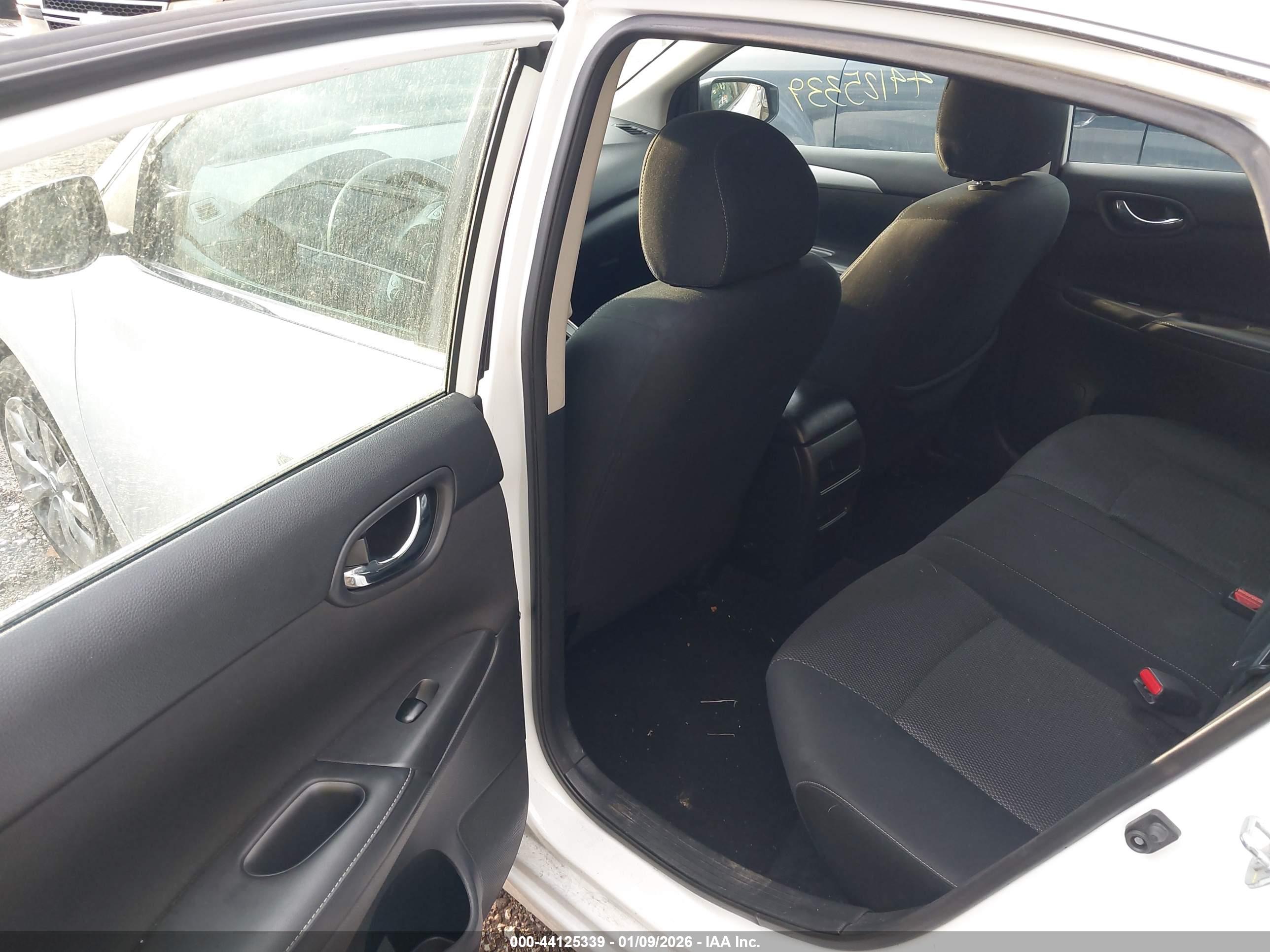 NISSAN SENTRA image 8