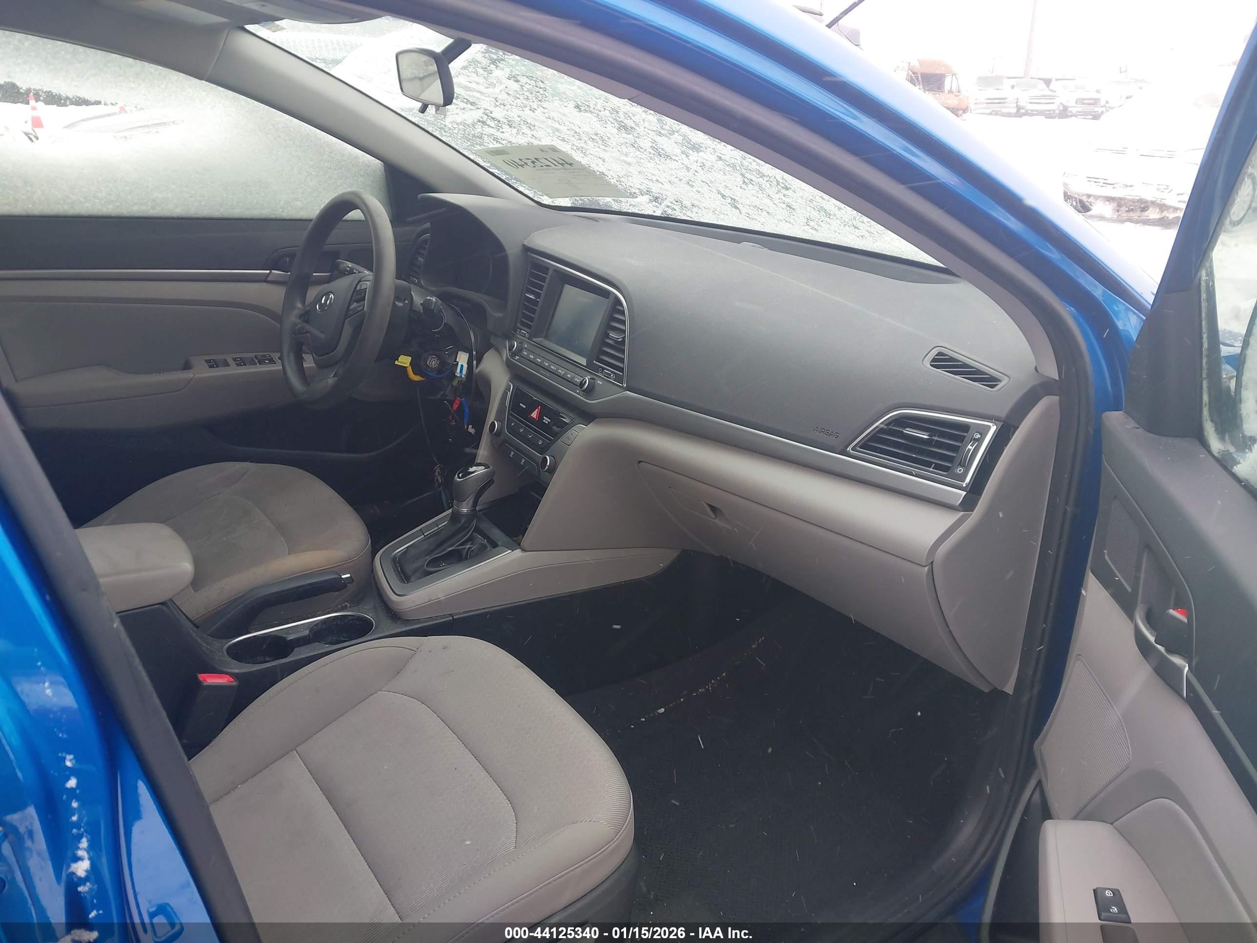 HYUNDAI ELANTRA image 5