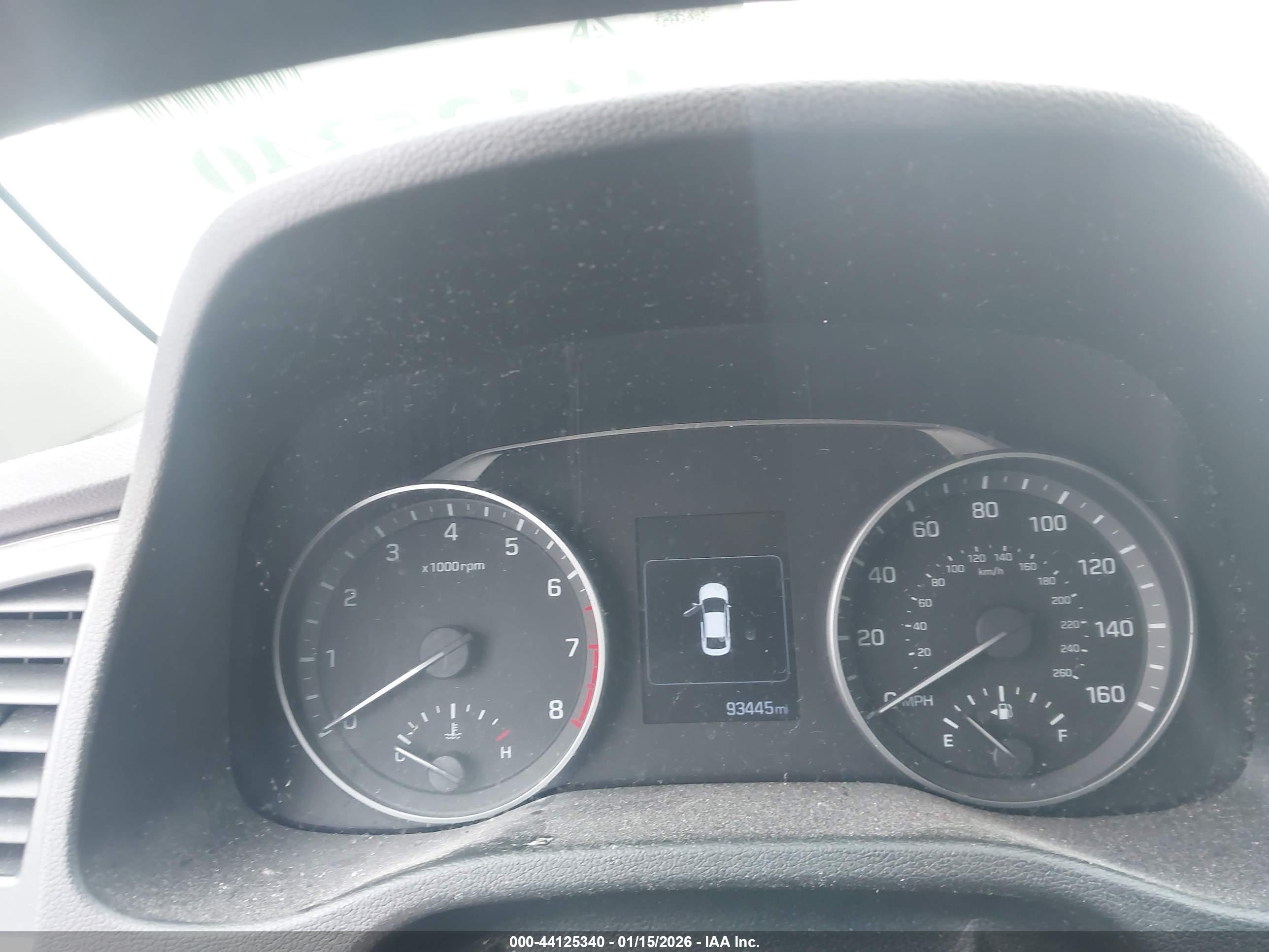 HYUNDAI ELANTRA image 7