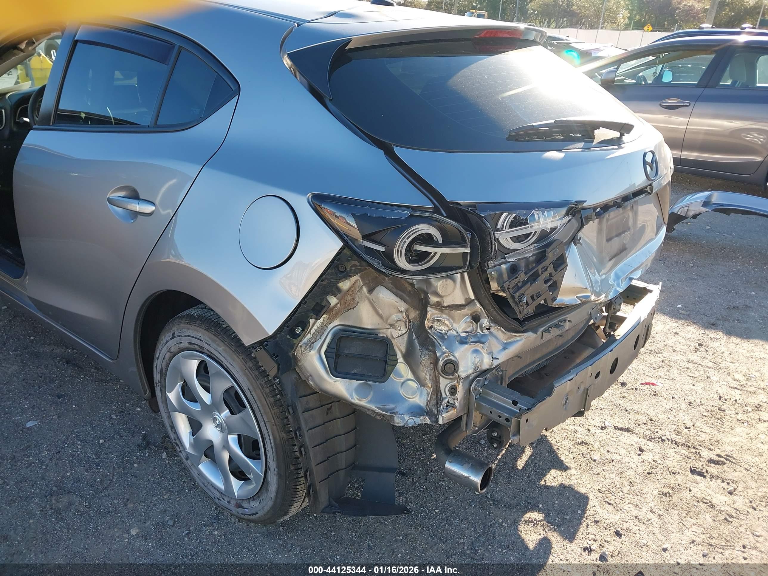 MAZDA MAZDA3 image 6