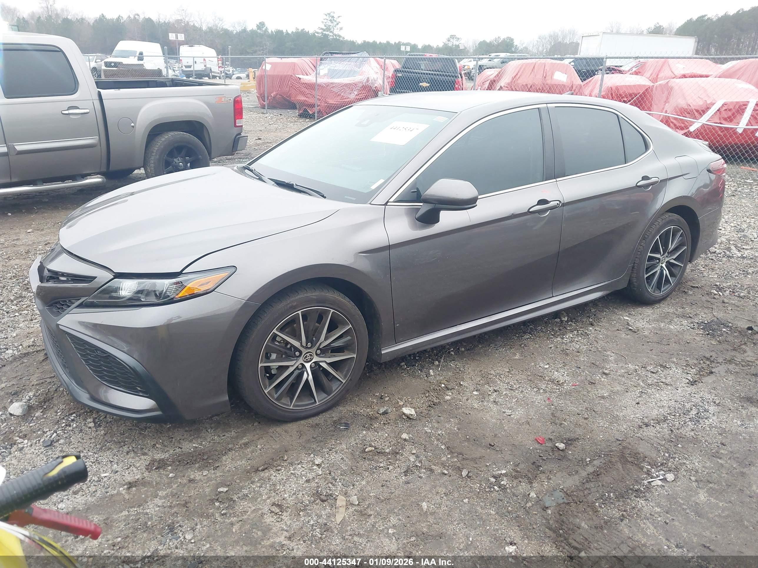 TOYOTA CAMRY image 2
