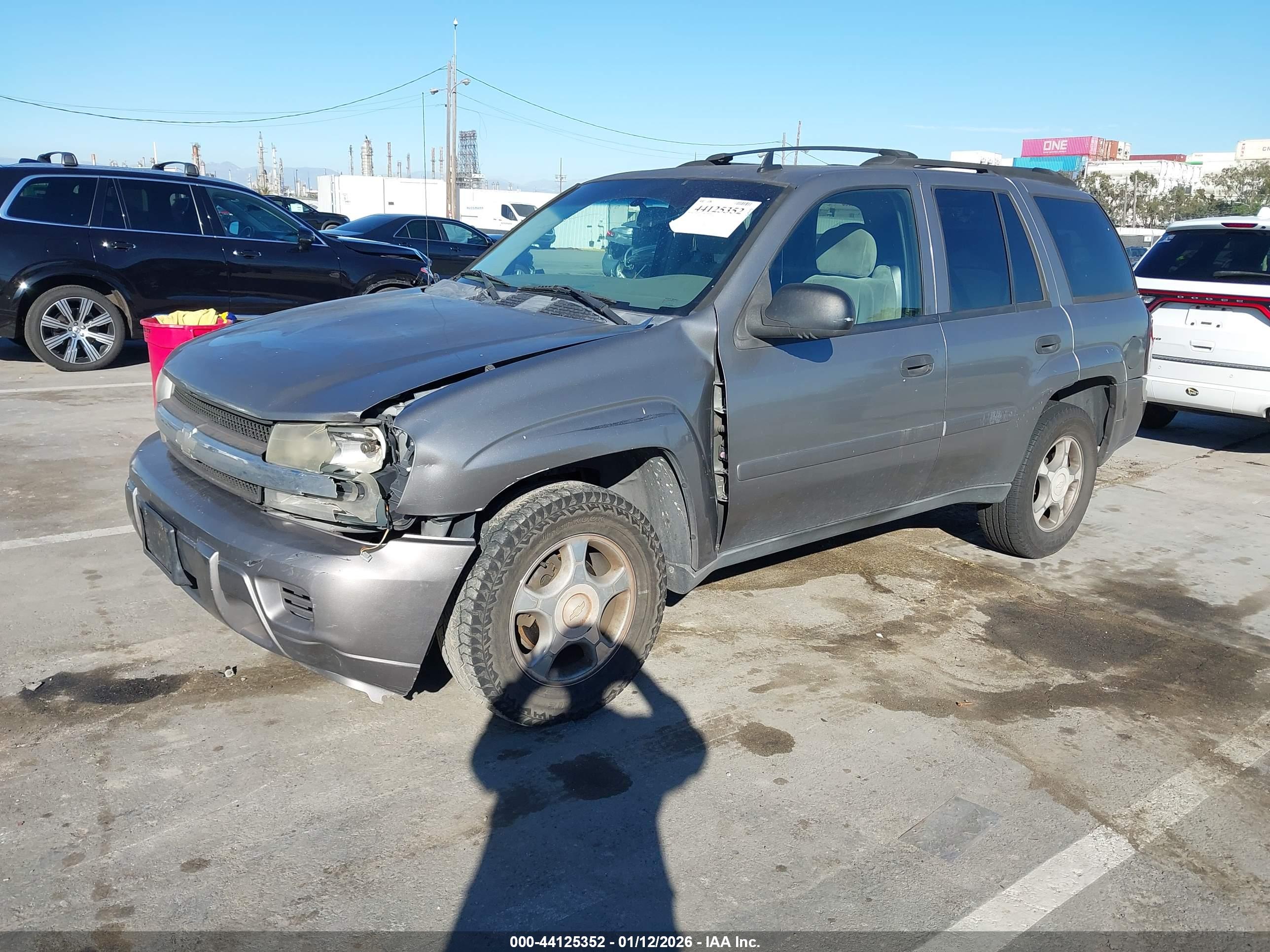 CHEVROLET TRAILBLAZER image 2