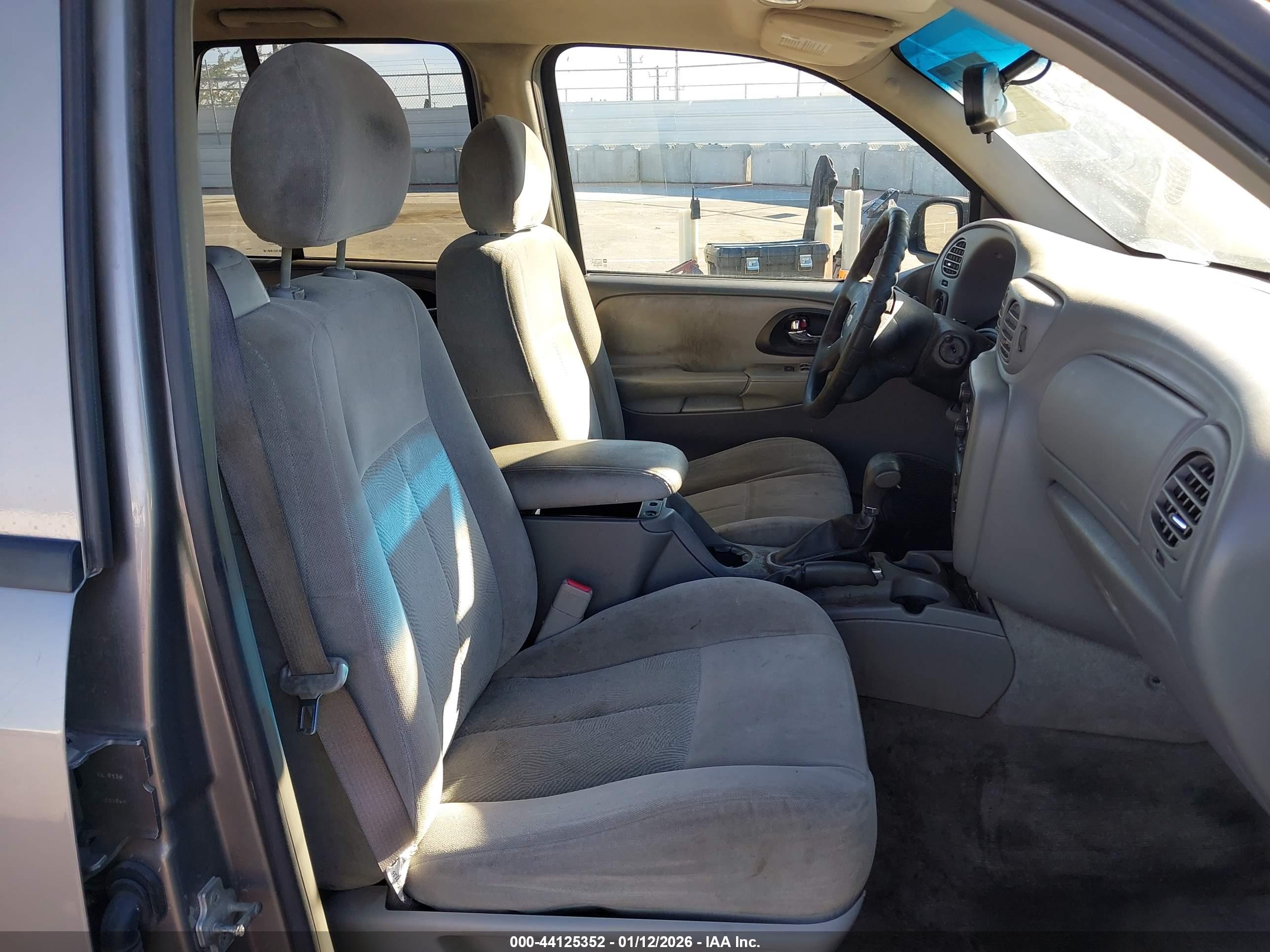 CHEVROLET TRAILBLAZER image 5