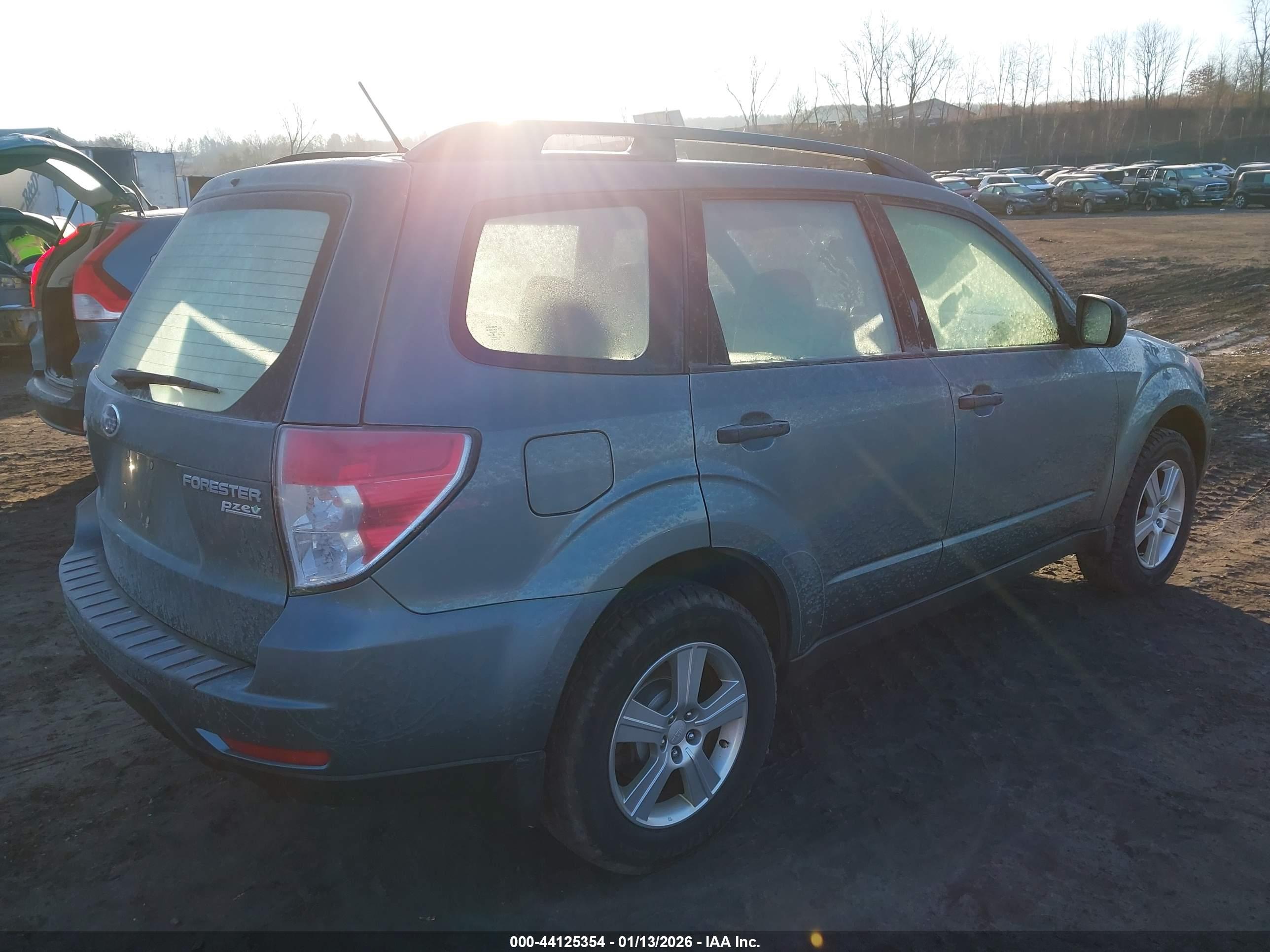 SUBARU FORESTER image 4