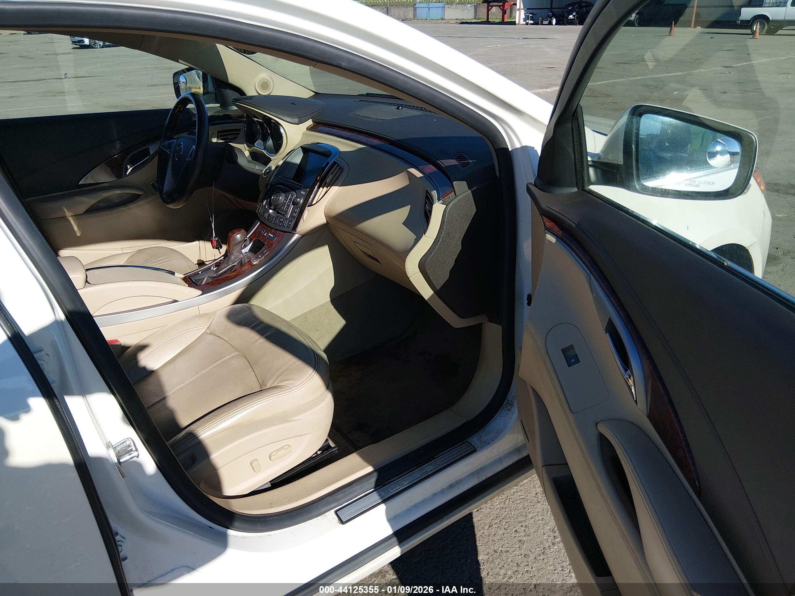 BUICK LACROSSE image 5