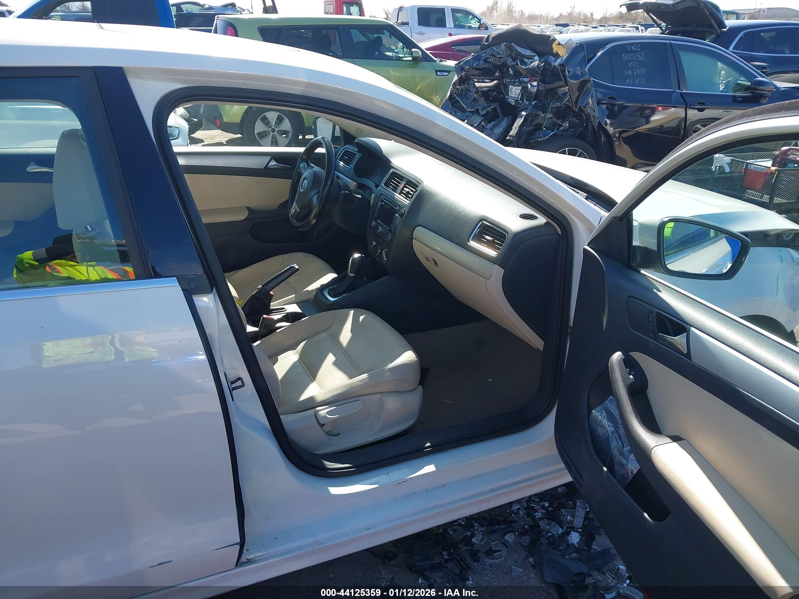 VOLKSWAGEN JETTA image 5