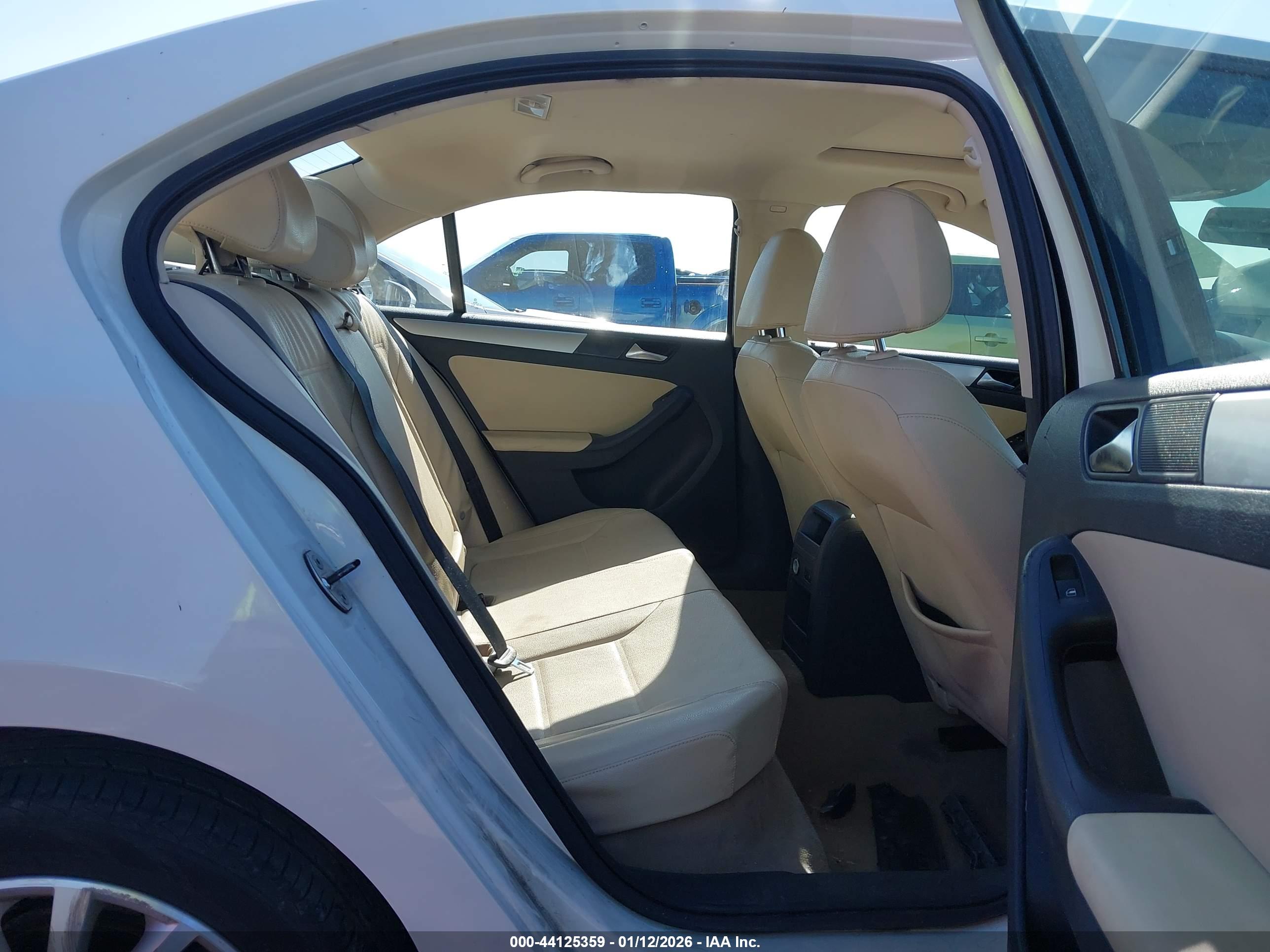 VOLKSWAGEN JETTA image 8