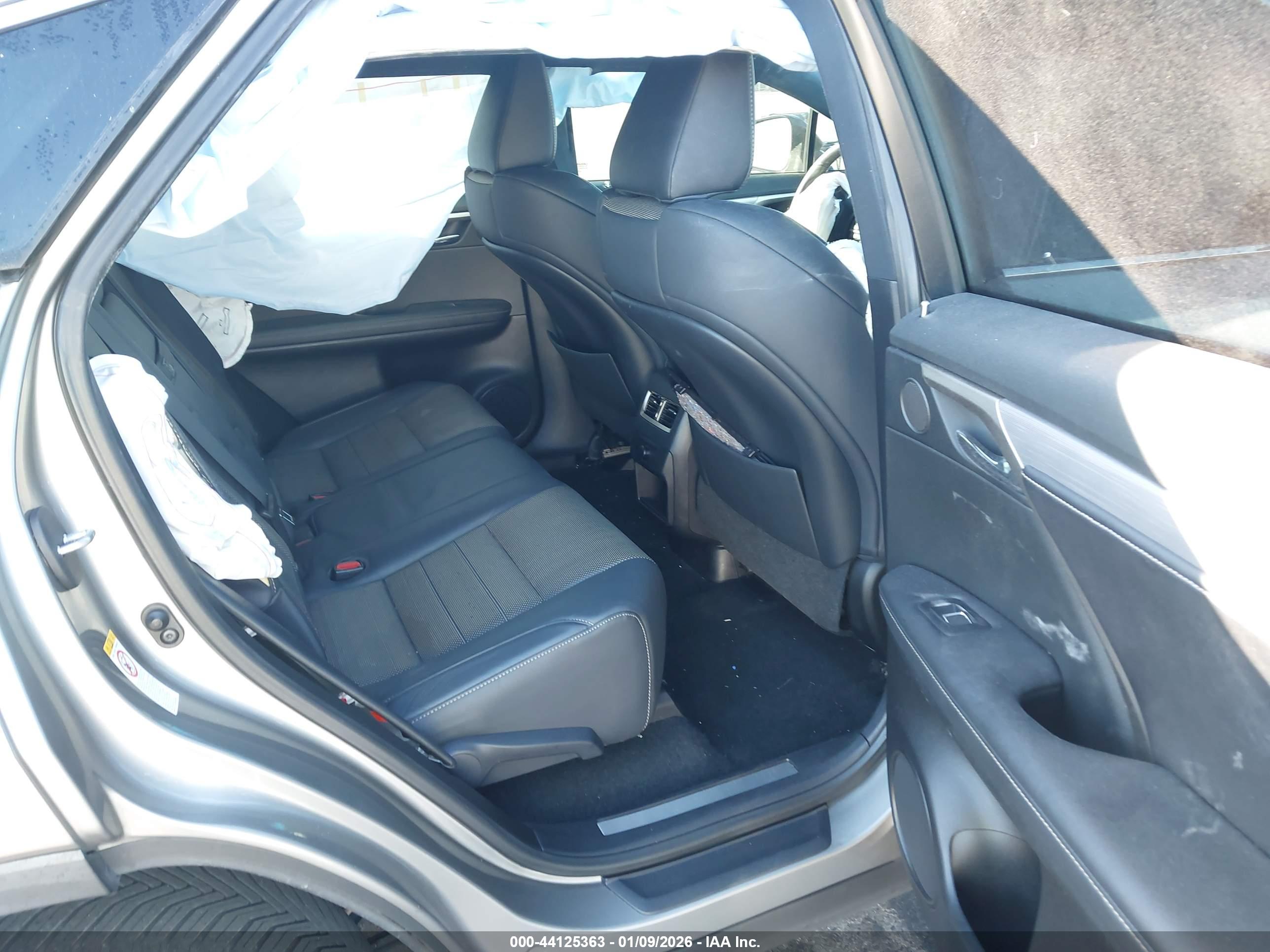 LEXUS RX image 8