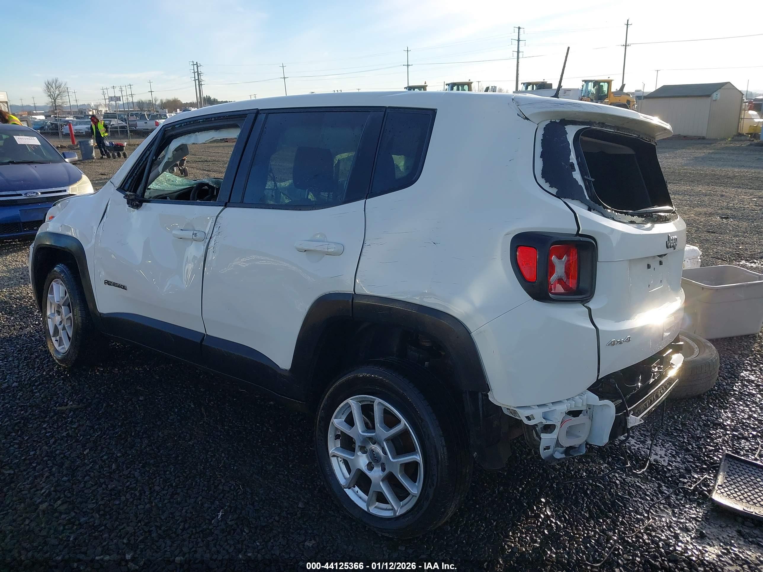 JEEP RENEGADE image 3